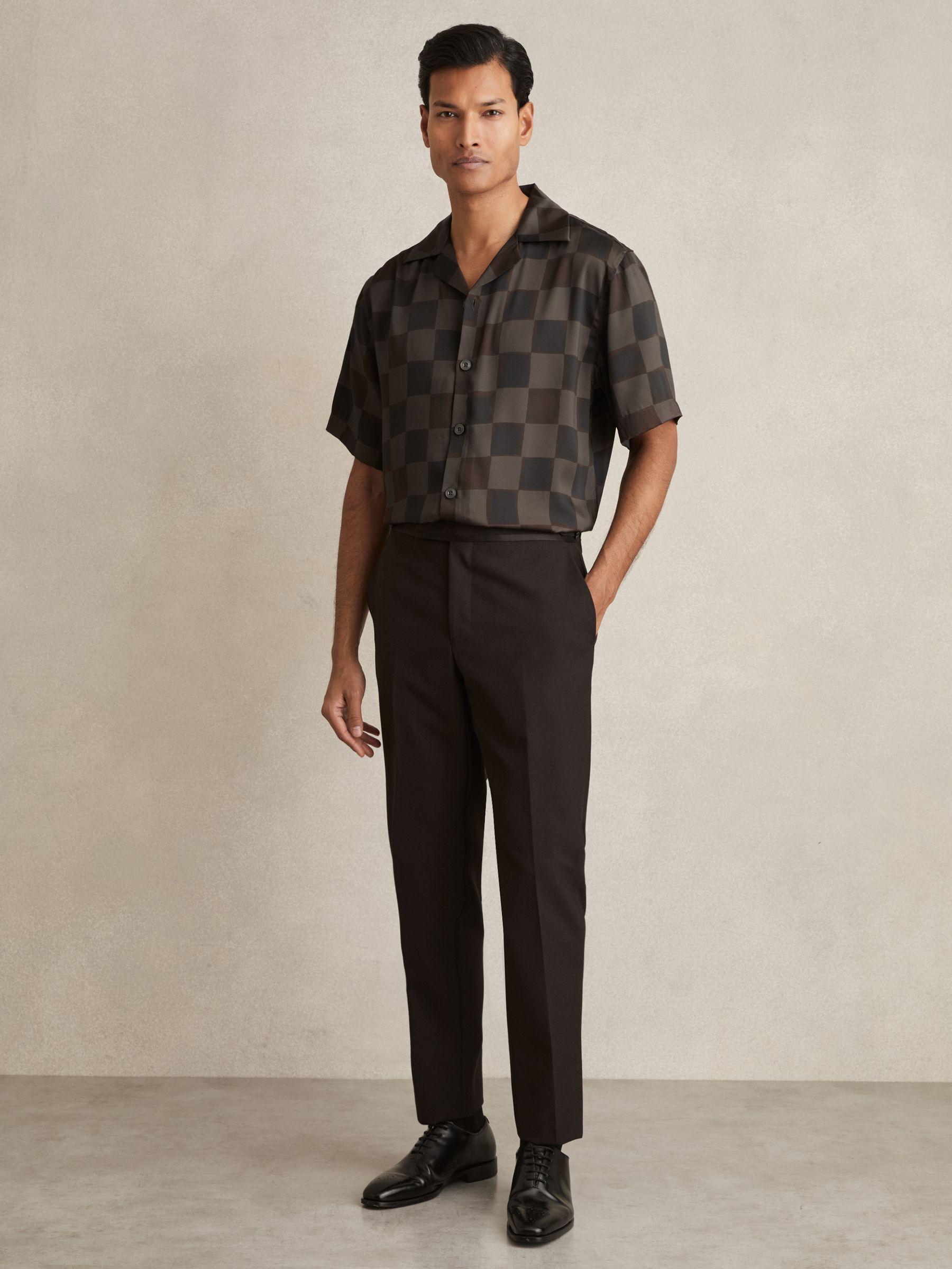 Chequered-Print Cuban-Collar Shirt in Brown Product Image