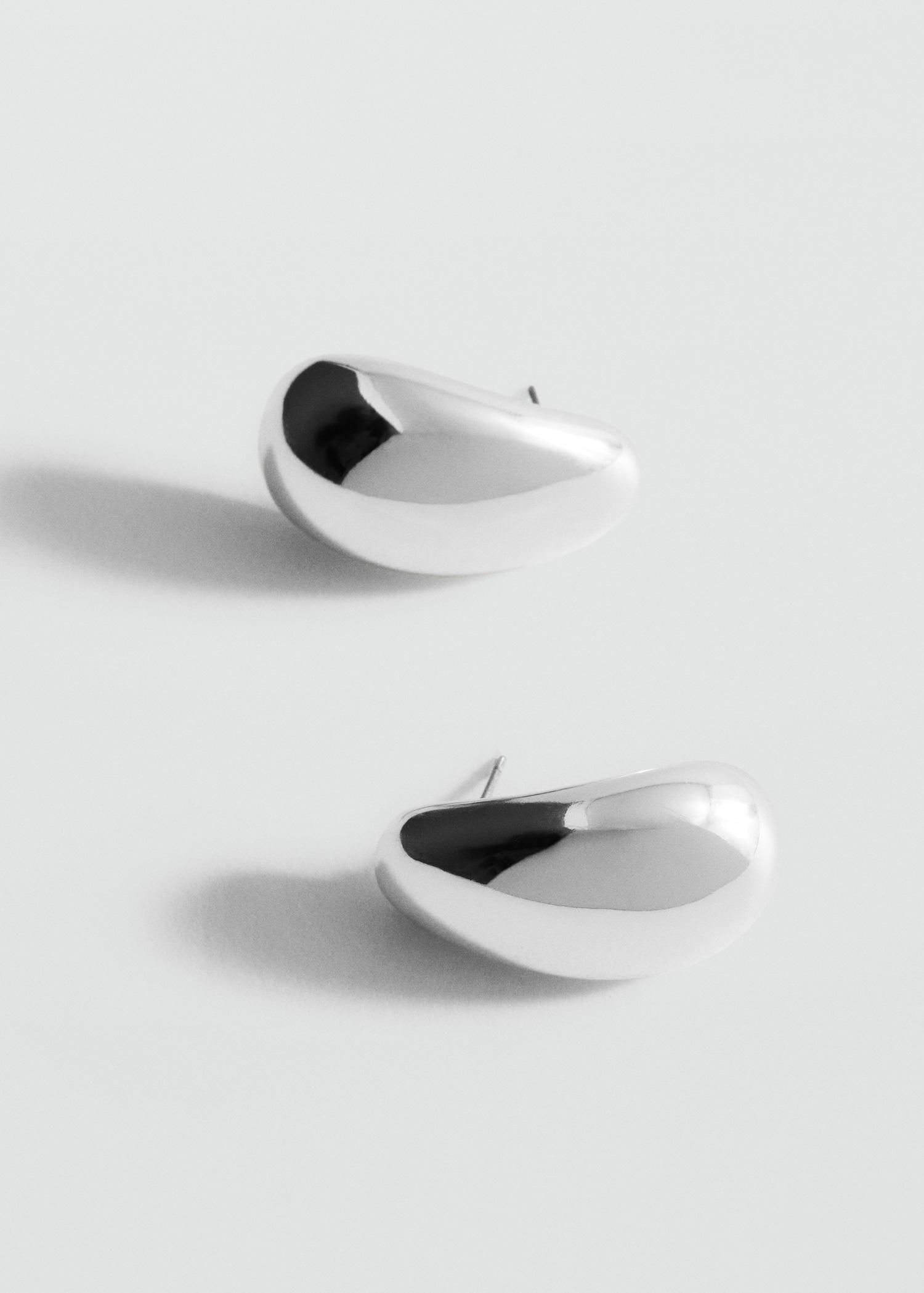 Oval volume earrings - Women | MANGO USA Product Image