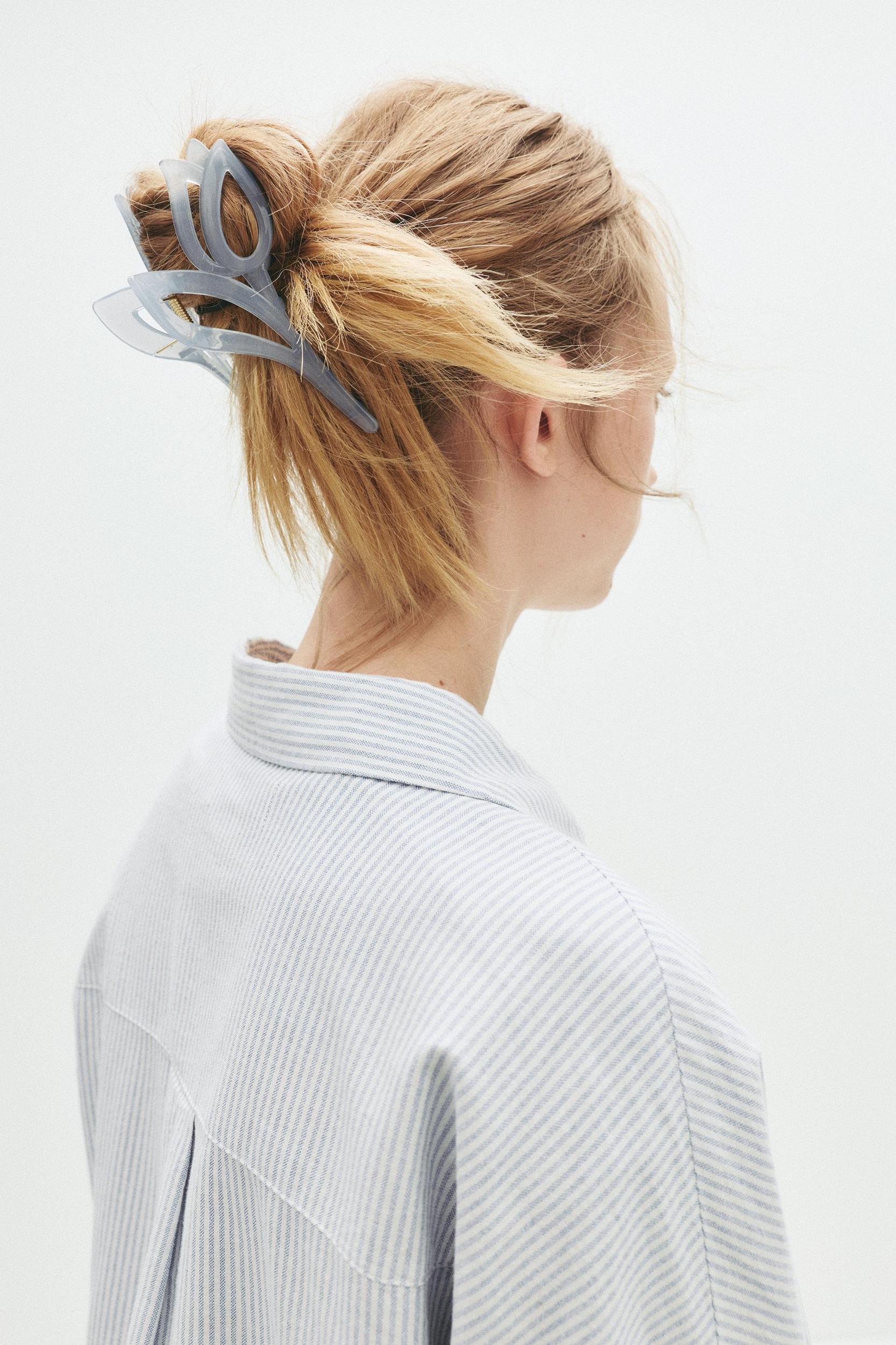 Floral hair clip Product Image