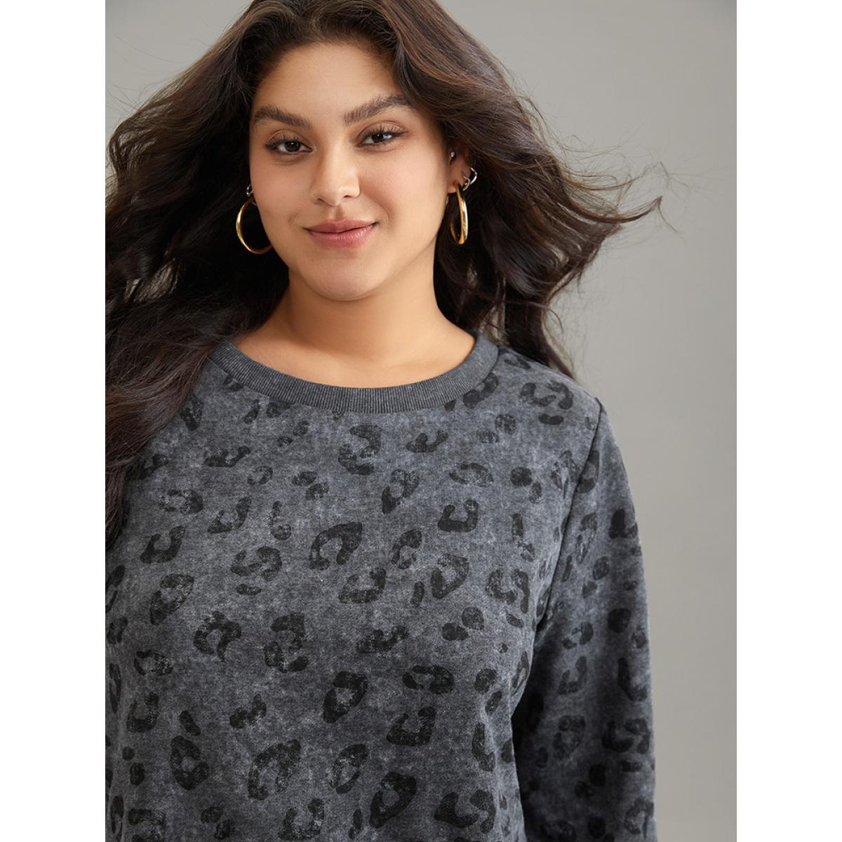 Plus Size Leopard Graphic Rib Knit Elastic Hem Sweatshirt Women DimGray Casual Rib Knit Round Neck Dailywear Sweatshirts BloomChic 14-16/1X Product Image