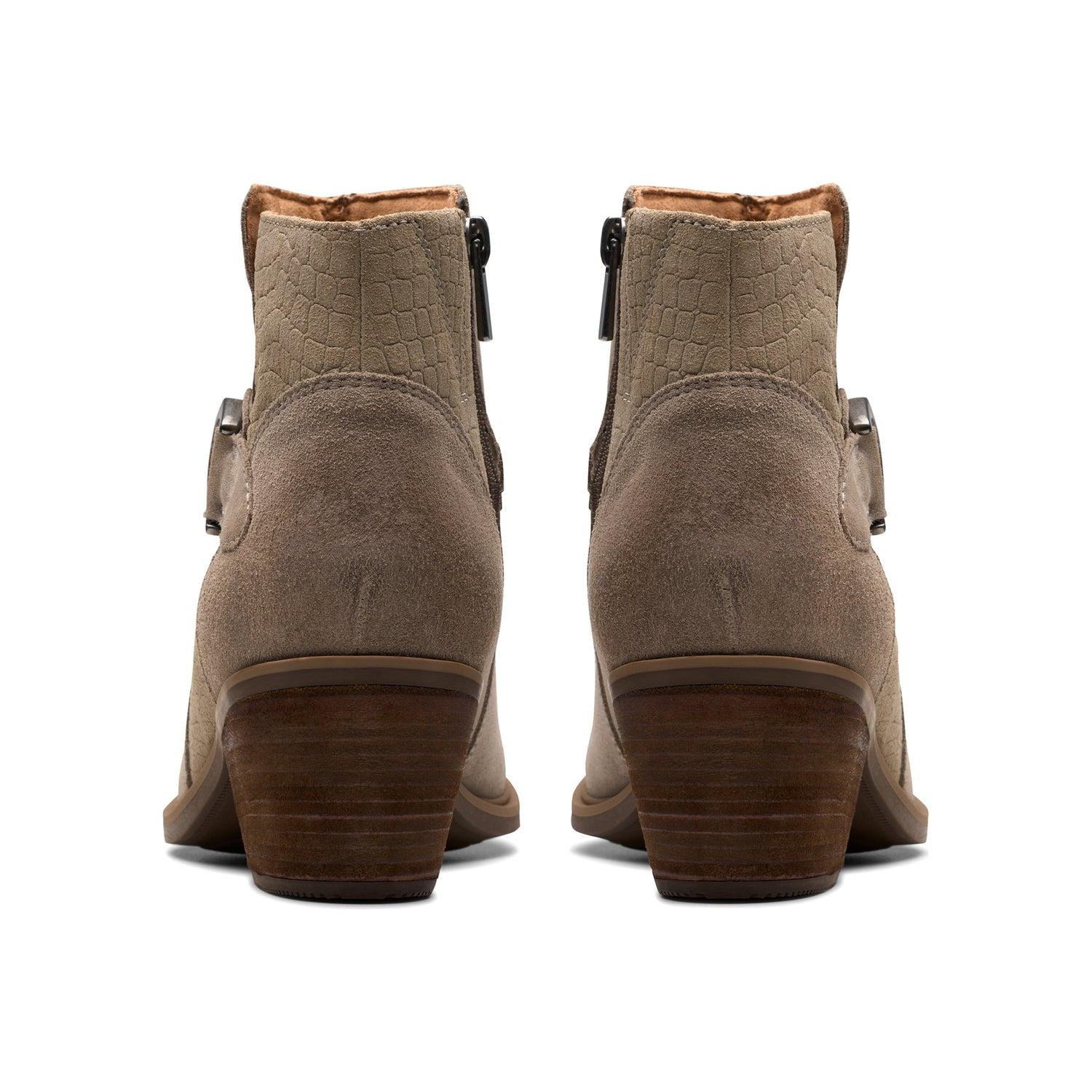 Neva Buckle Product Image