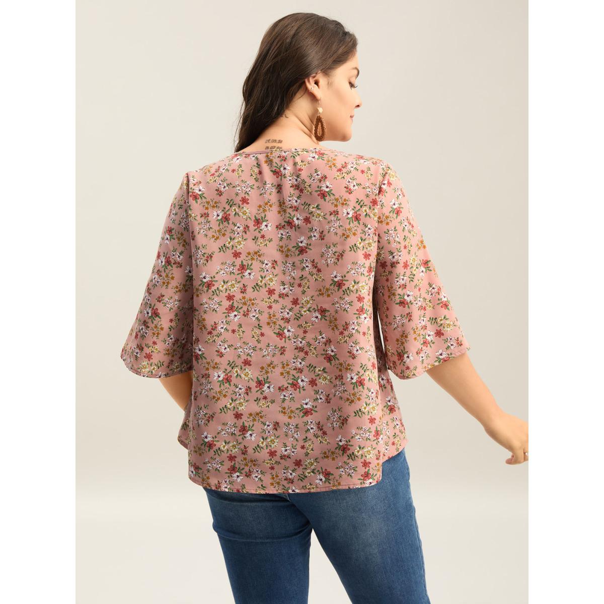 Plus Size DustyPink Floral Print Curvy Hem V-Neck Shirt Women Resort Elbow-length sleeve V-neck Vacation Blouses BloomChic 14-16/1X Product Image