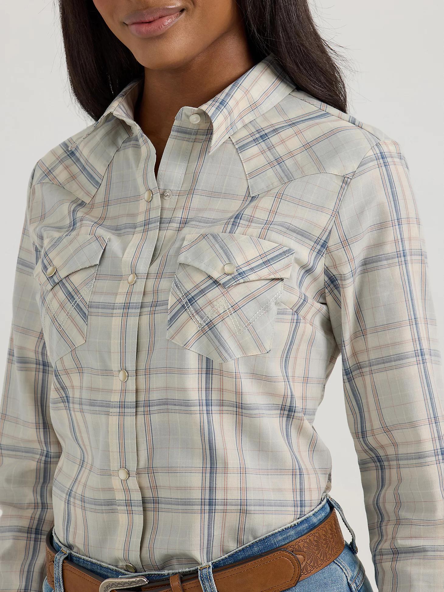 Women's Essential Long Sleeve Plaid Western Snap Top Product Image