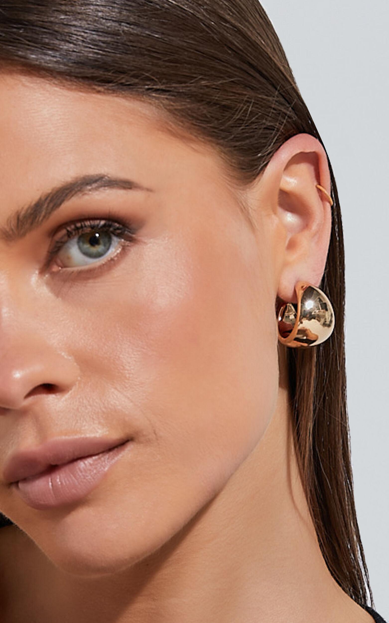 Thia Earrings in Gold Product Image
