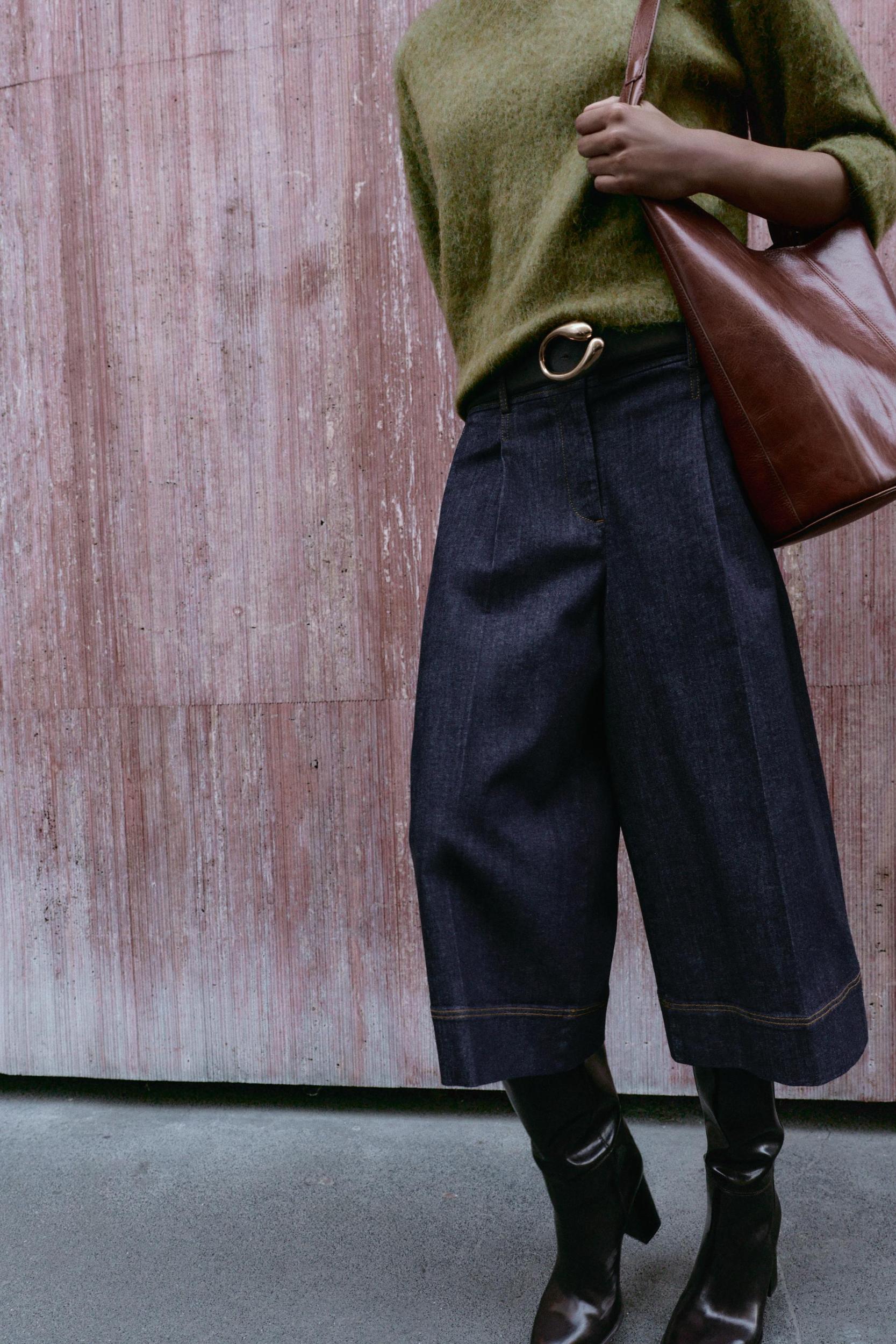 Z1975 LONG PLEATED DENIM SHORTS Product Image