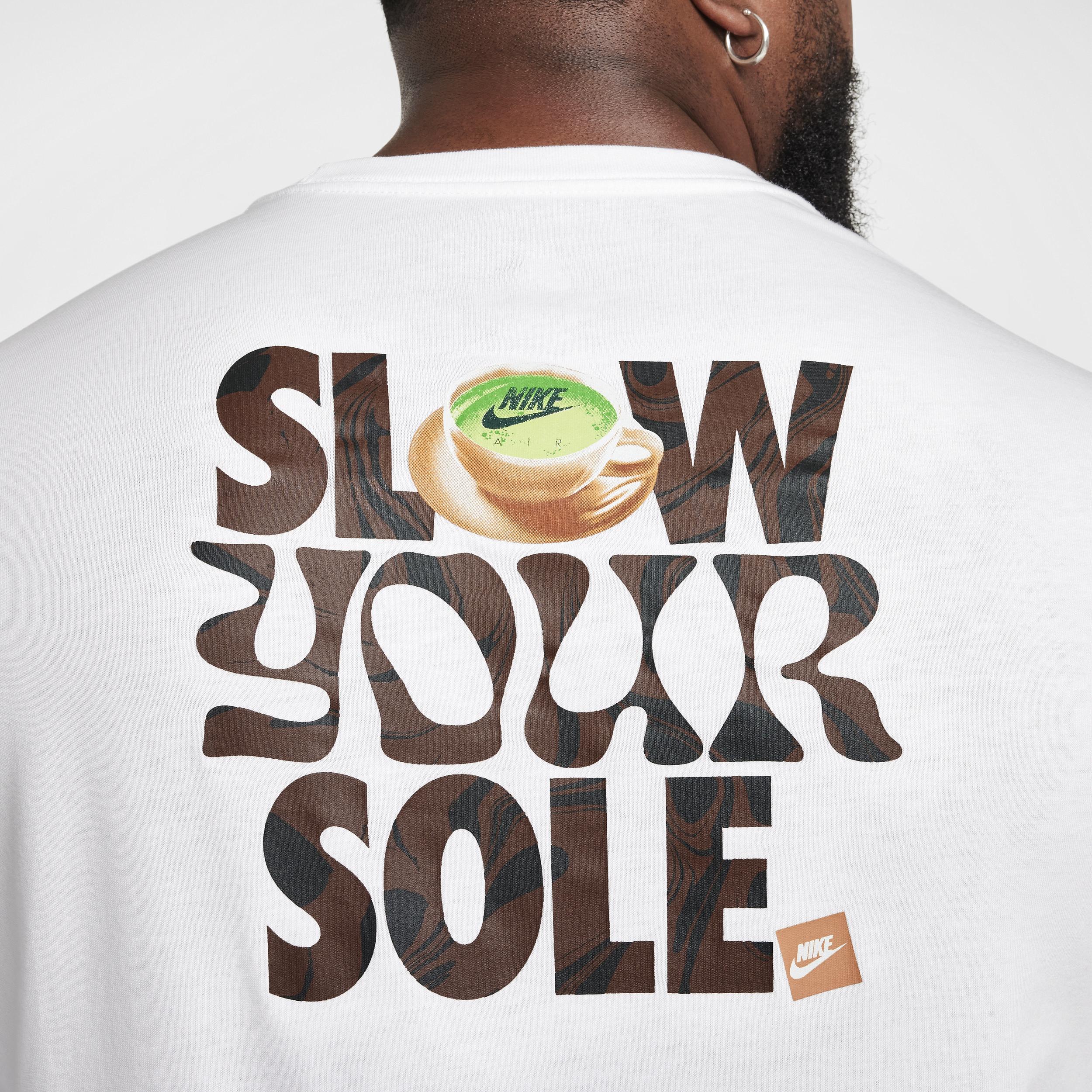 Nike Sportswear Club Long-Sleeve T-Shirt Product Image