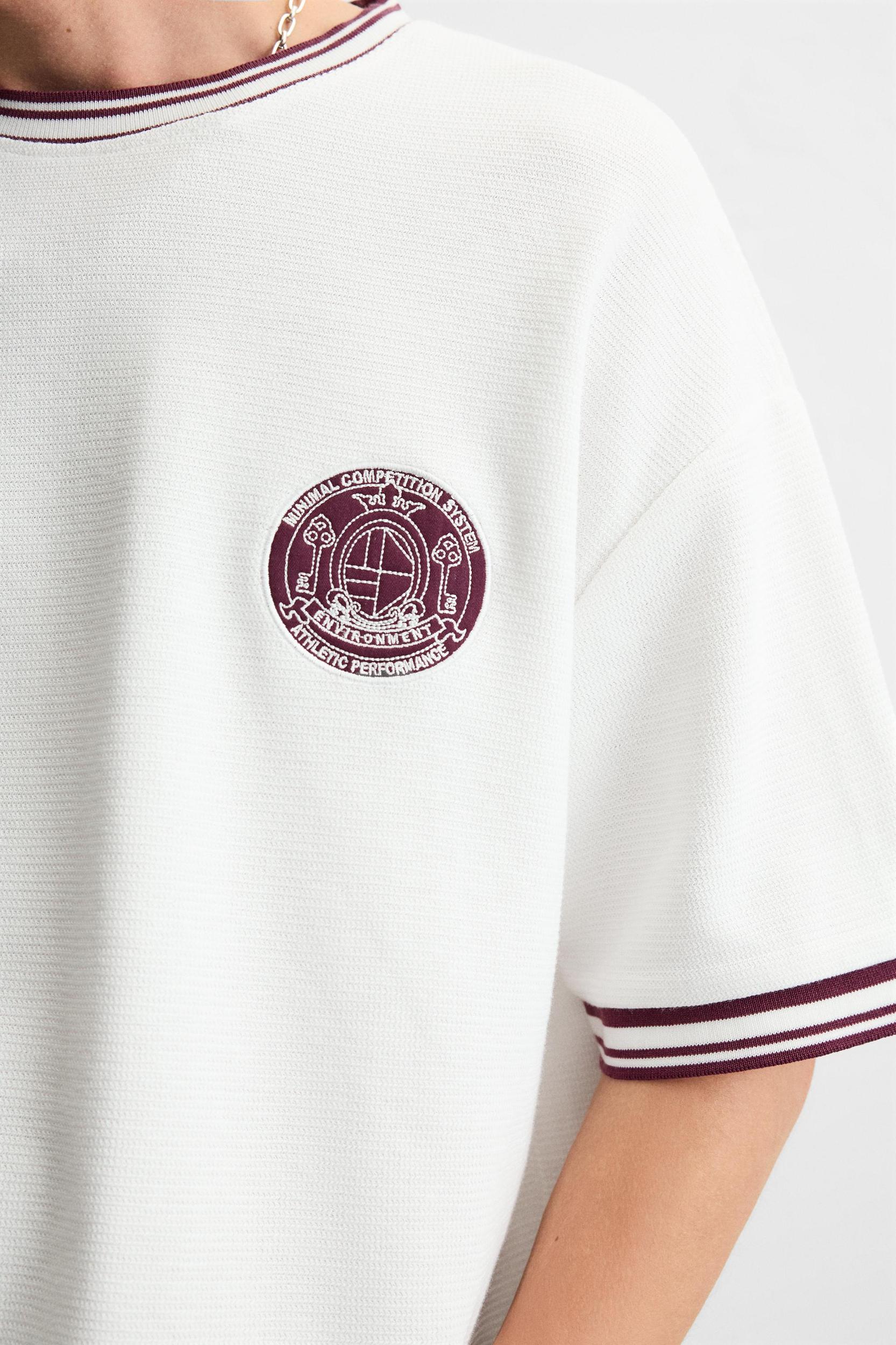 RETRO FOOTBALL STRUCTURE T-SHIRT Product Image