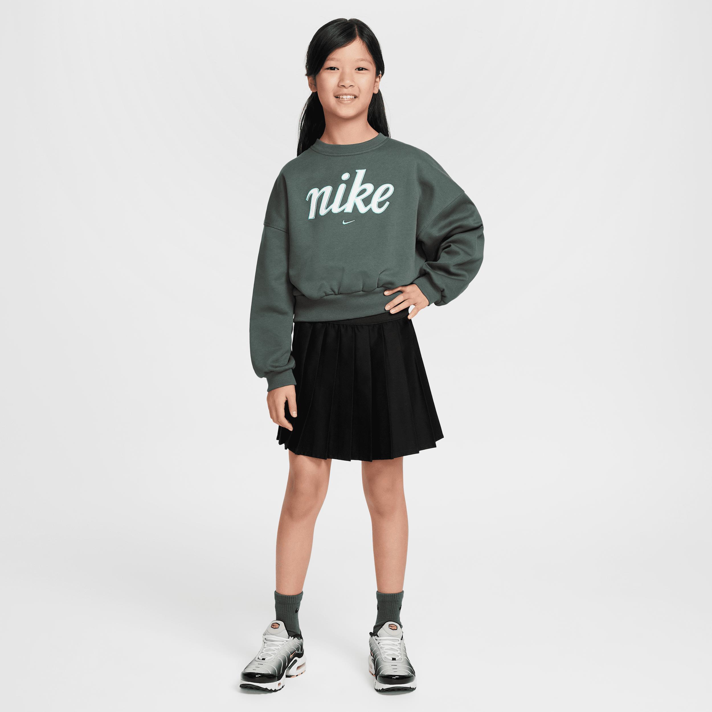 Unisex Nike Sportswear Club Fleece Girls' Boxy Crew-Neck Sweatshirt Product Image