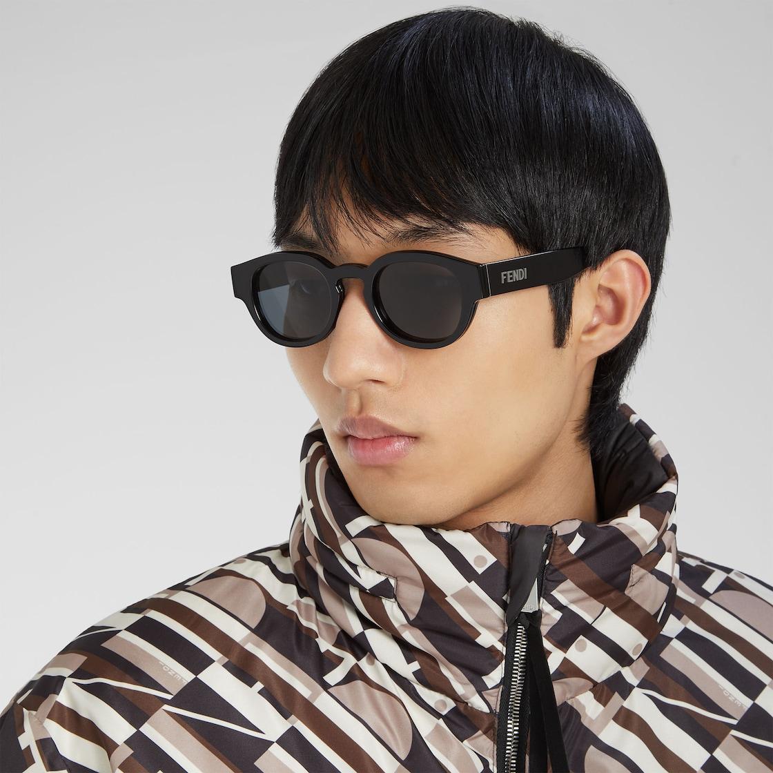 Signature Black acetate sunglasses Product Image