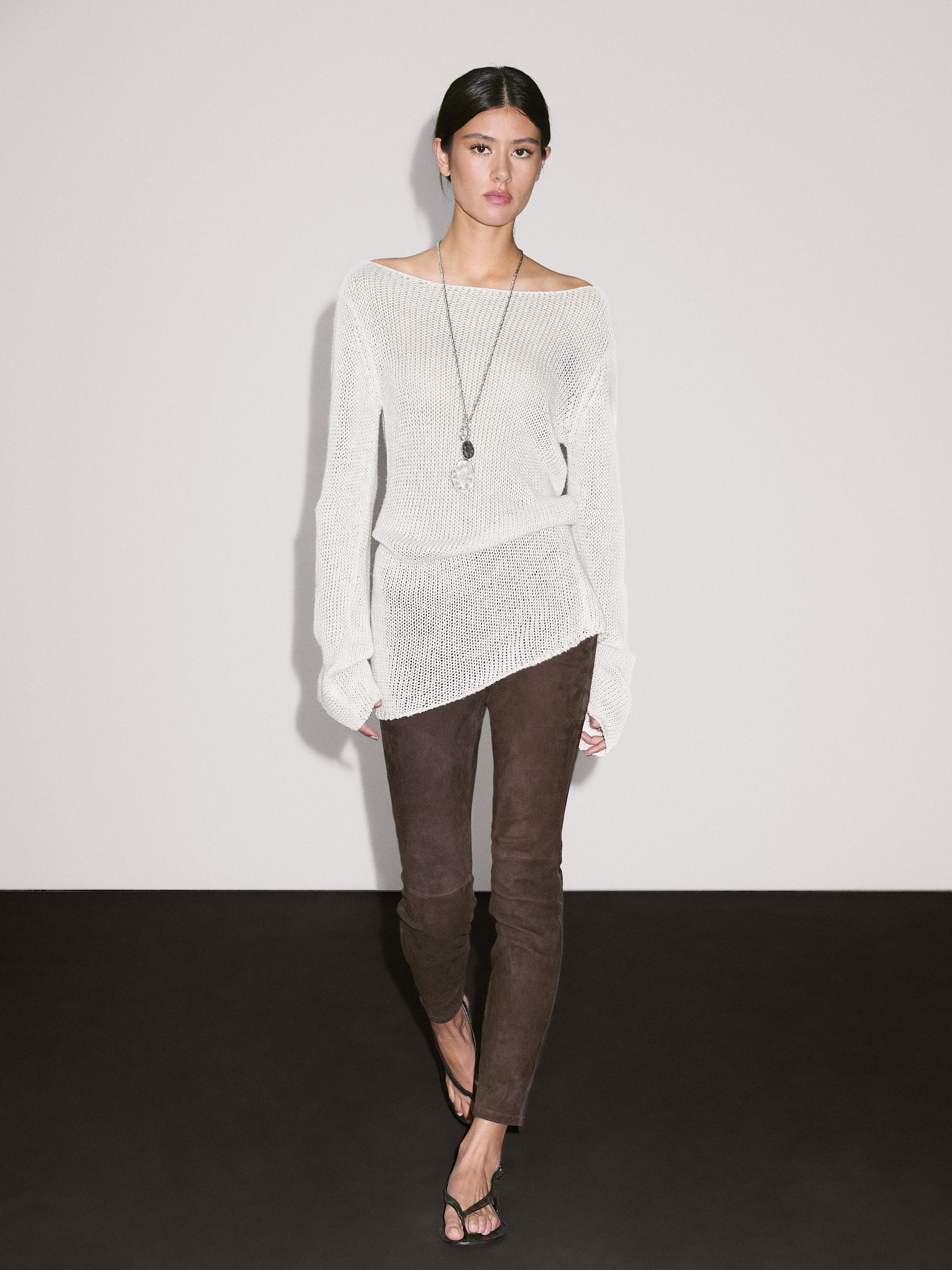 Balloon sleeve sweater with bows Product Image