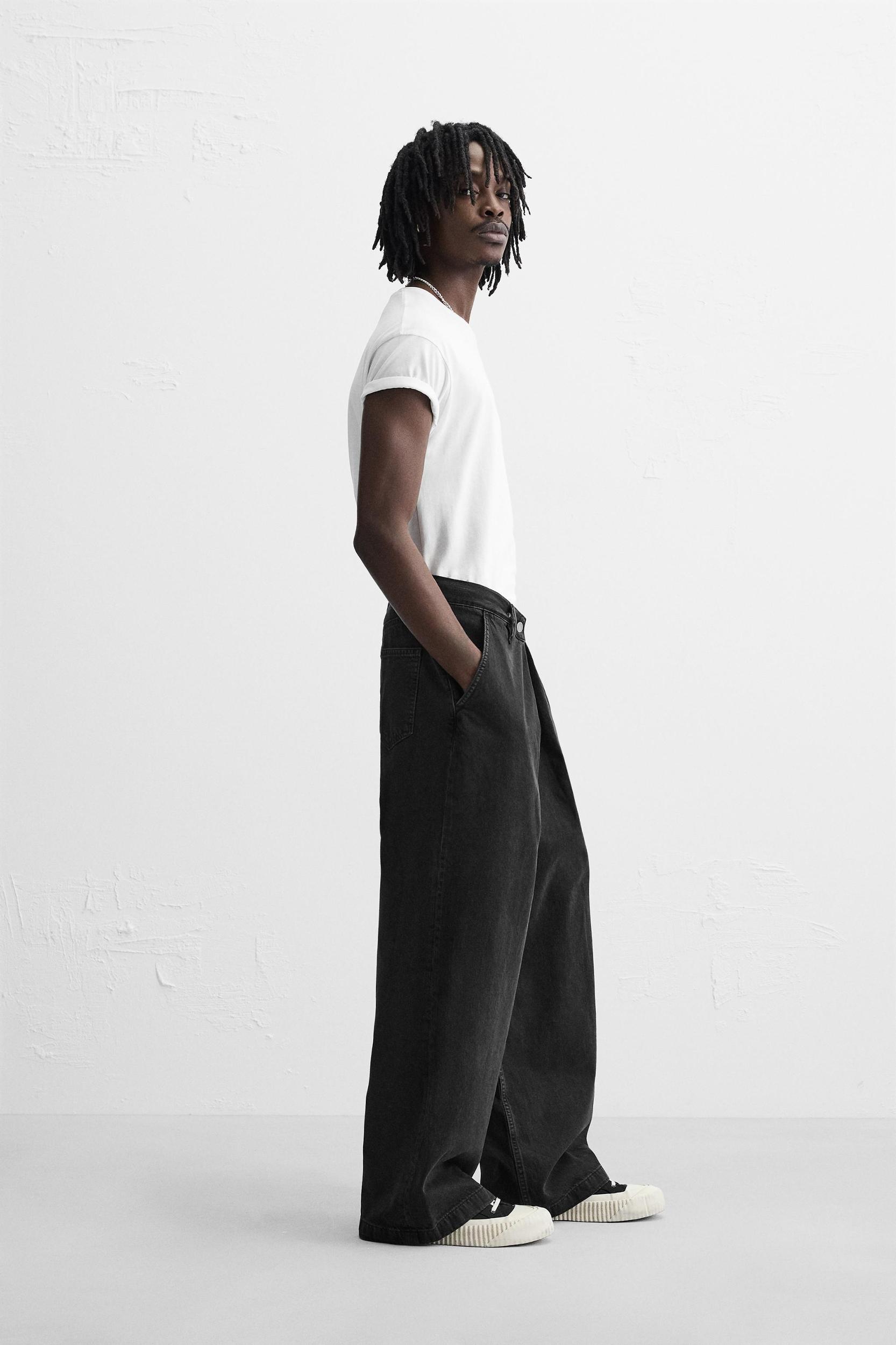 PLEATED BAGGY JEANS Product Image