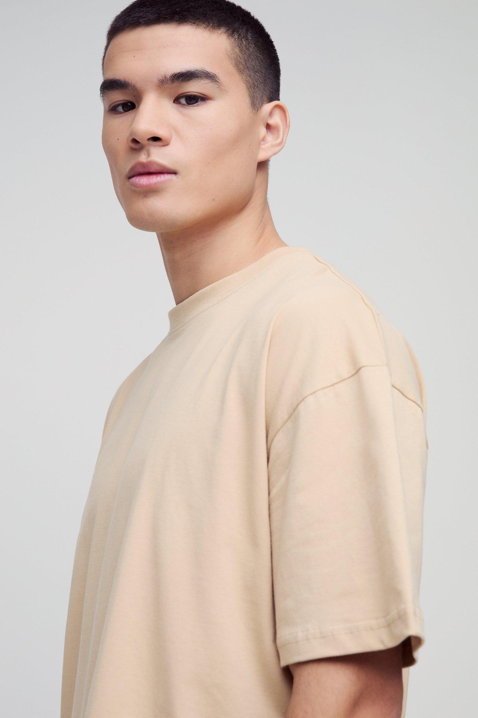 Oversized Basic Crew Neck T-shirt | boohooMAN USA Product Image