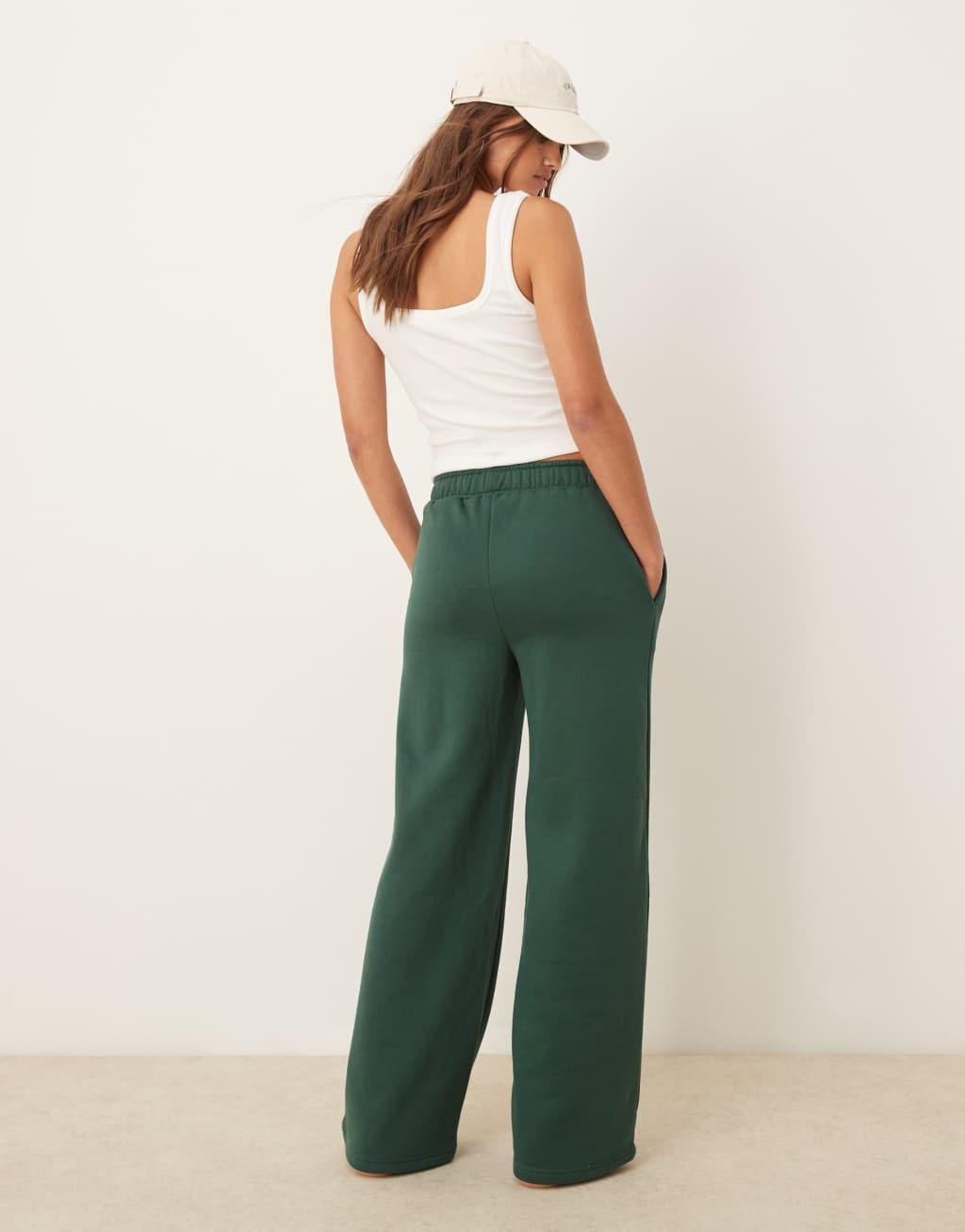 Urban Threads lounge sporty wide leg sweatpants in forest green Product Image