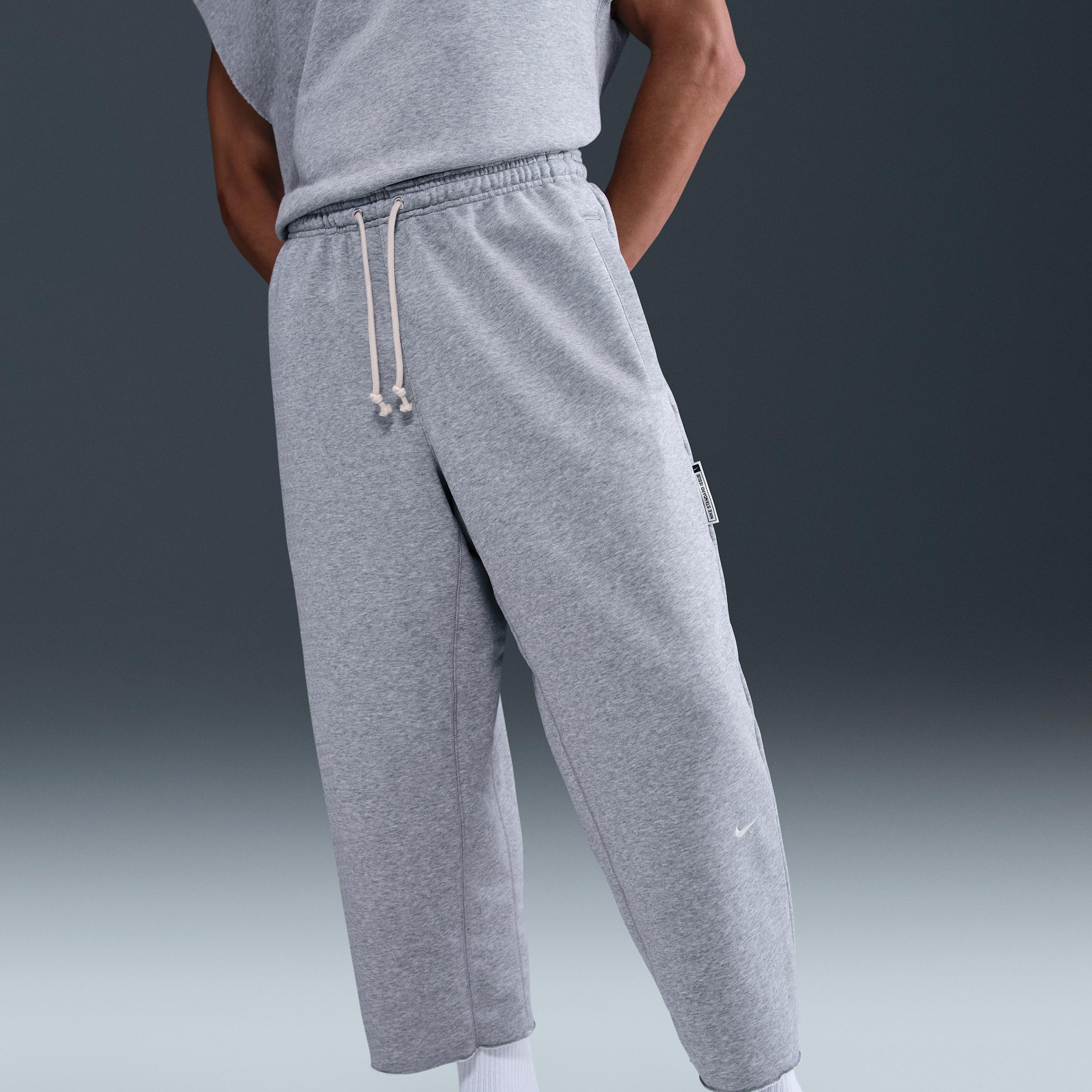 Nike Standard Issue Men's Dri-FIT 7/8-Length Basketball Pants Product Image