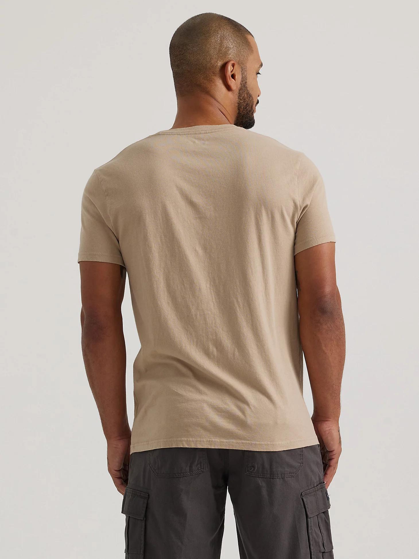 Men's World Tour Tiger Graphic Tee | Men's Tops & Tees | Lee® Product Image