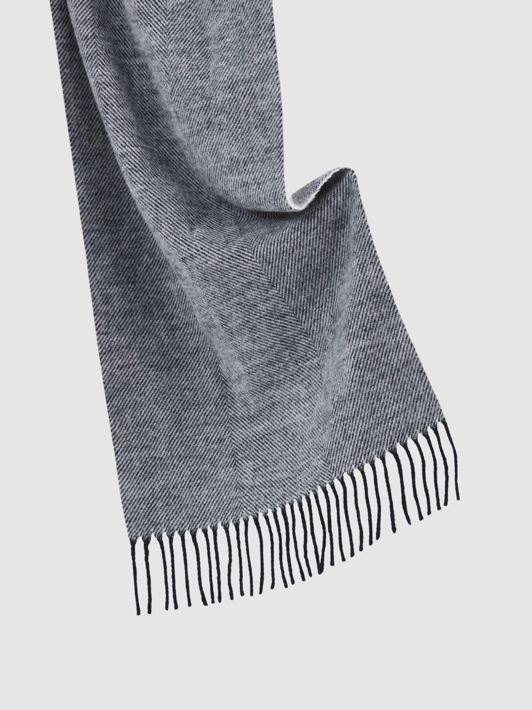 Wool-Blend Herringbone Scarf in Navy/White Product Image