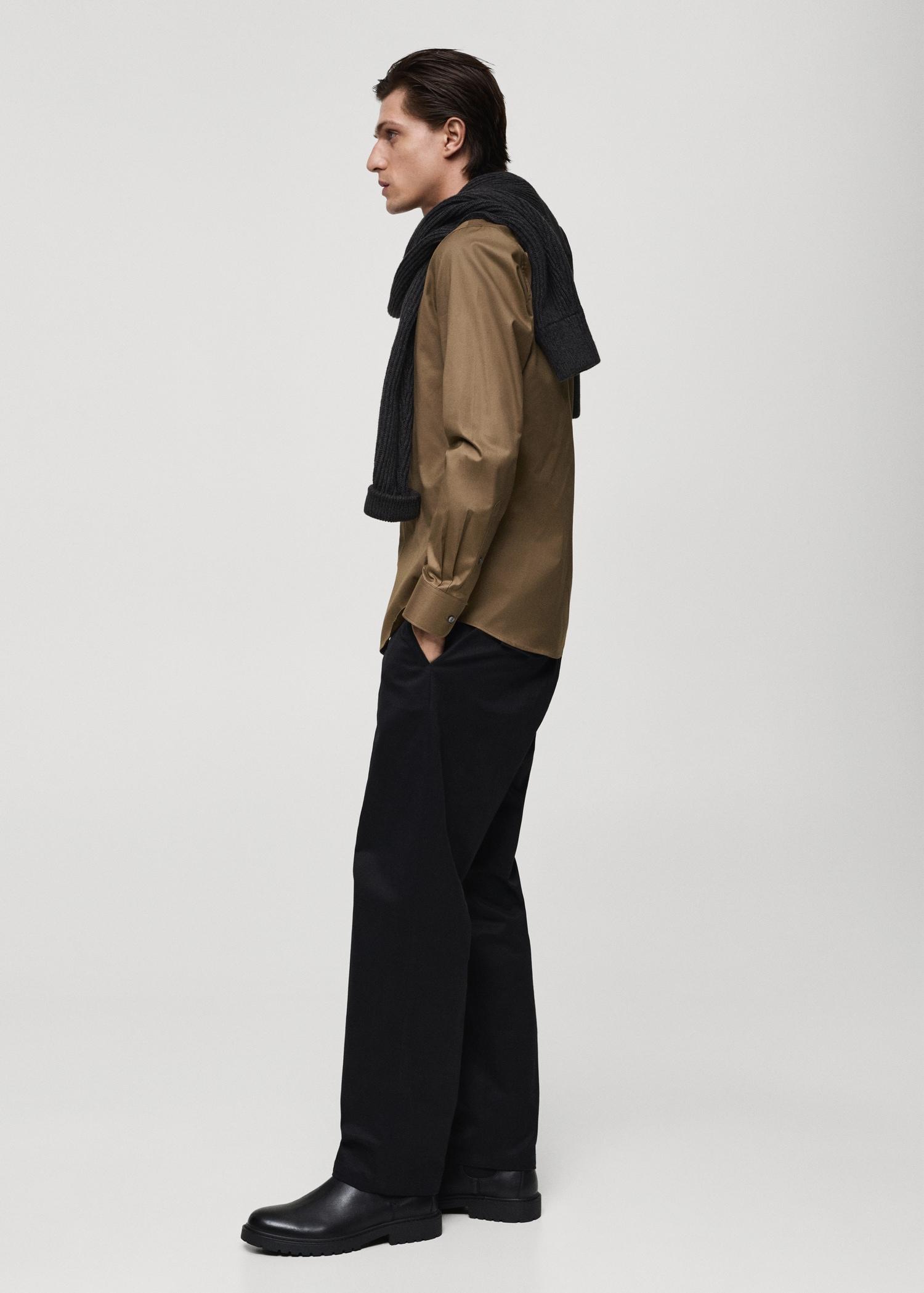 100% cotton twill regular-fit shirt - Men | MANGO USA Product Image