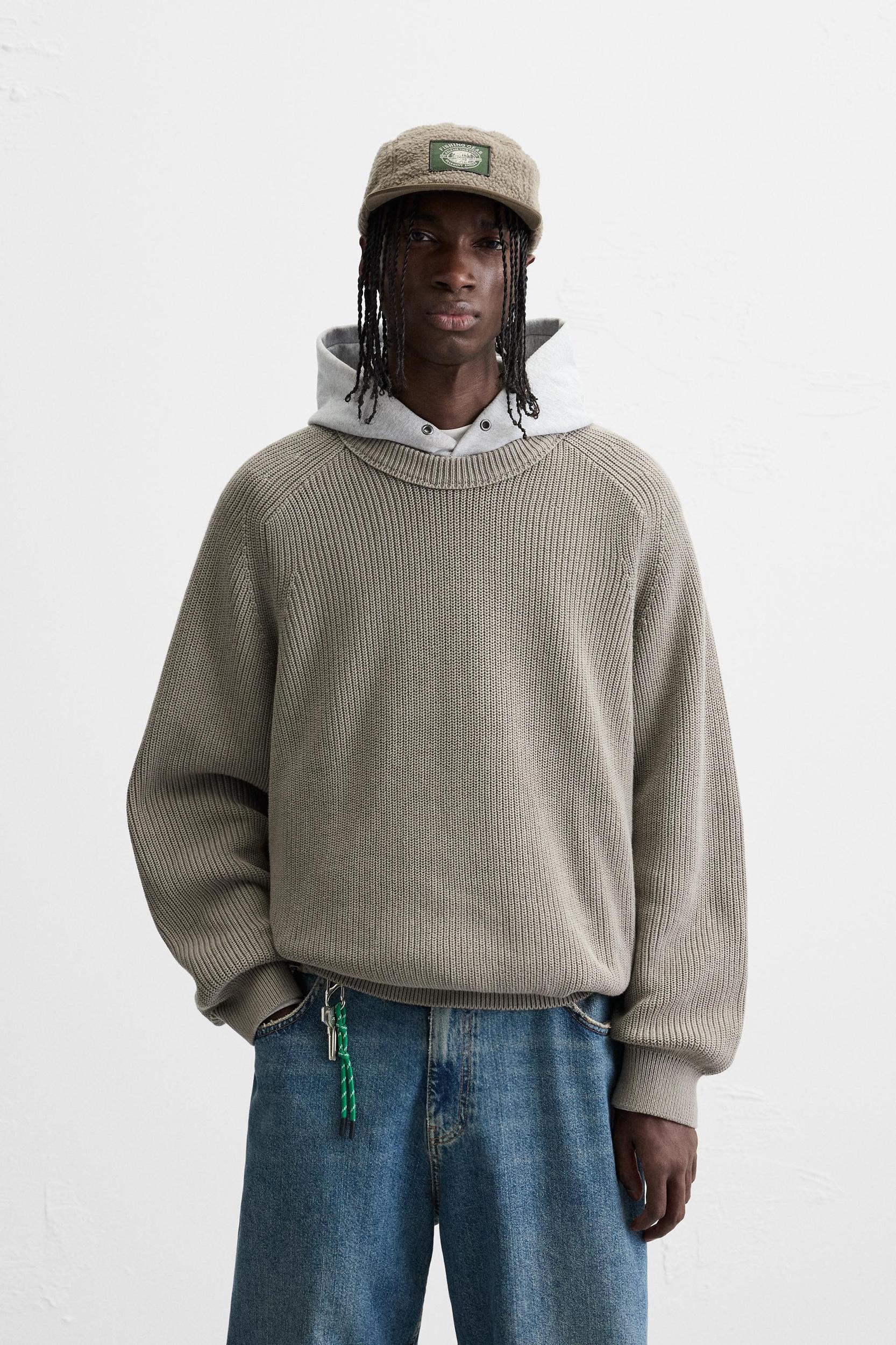 RELAXED FIT STRUCTURE SWEATER Product Image