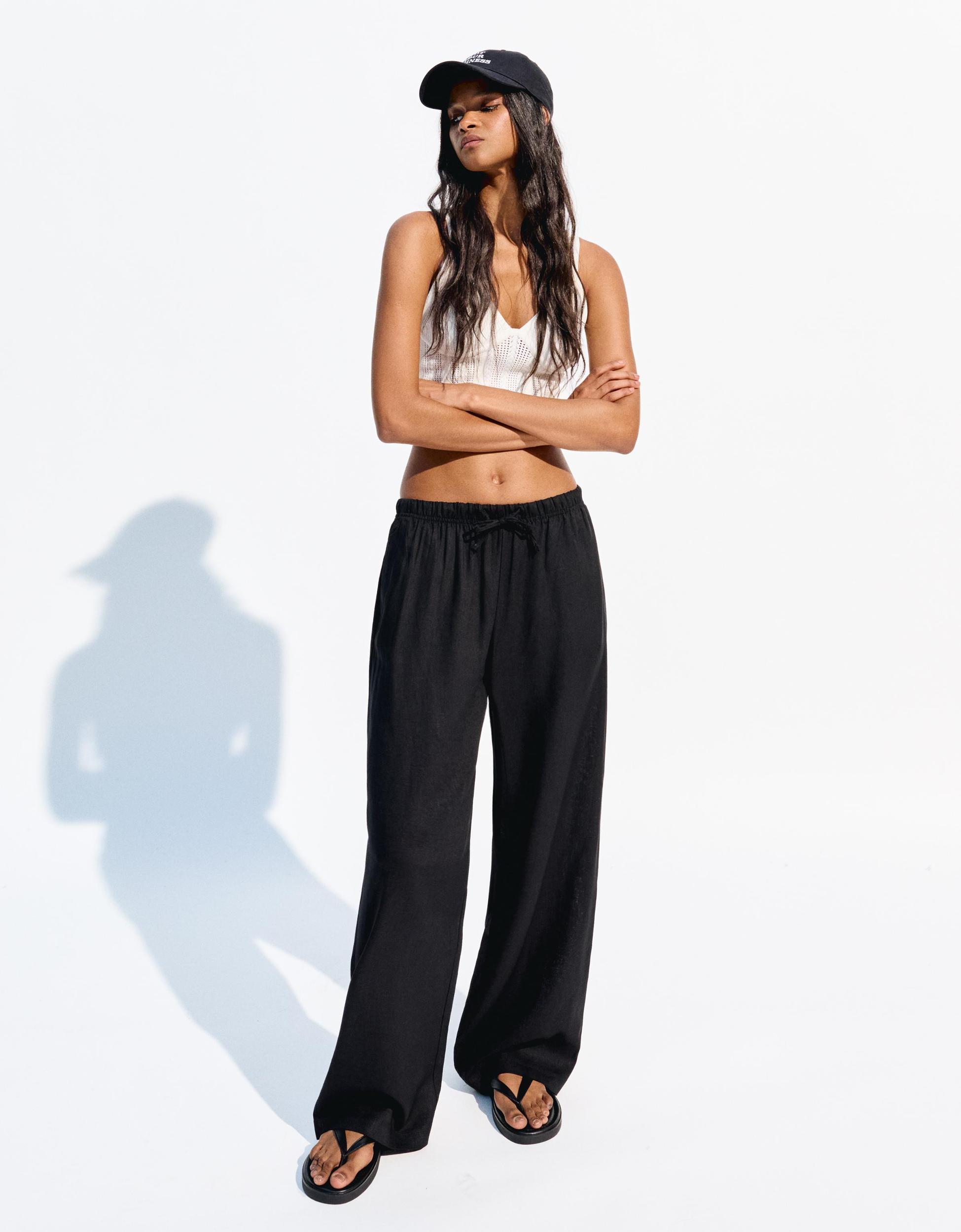 Linen blend pants with an elastic waistband Product Image