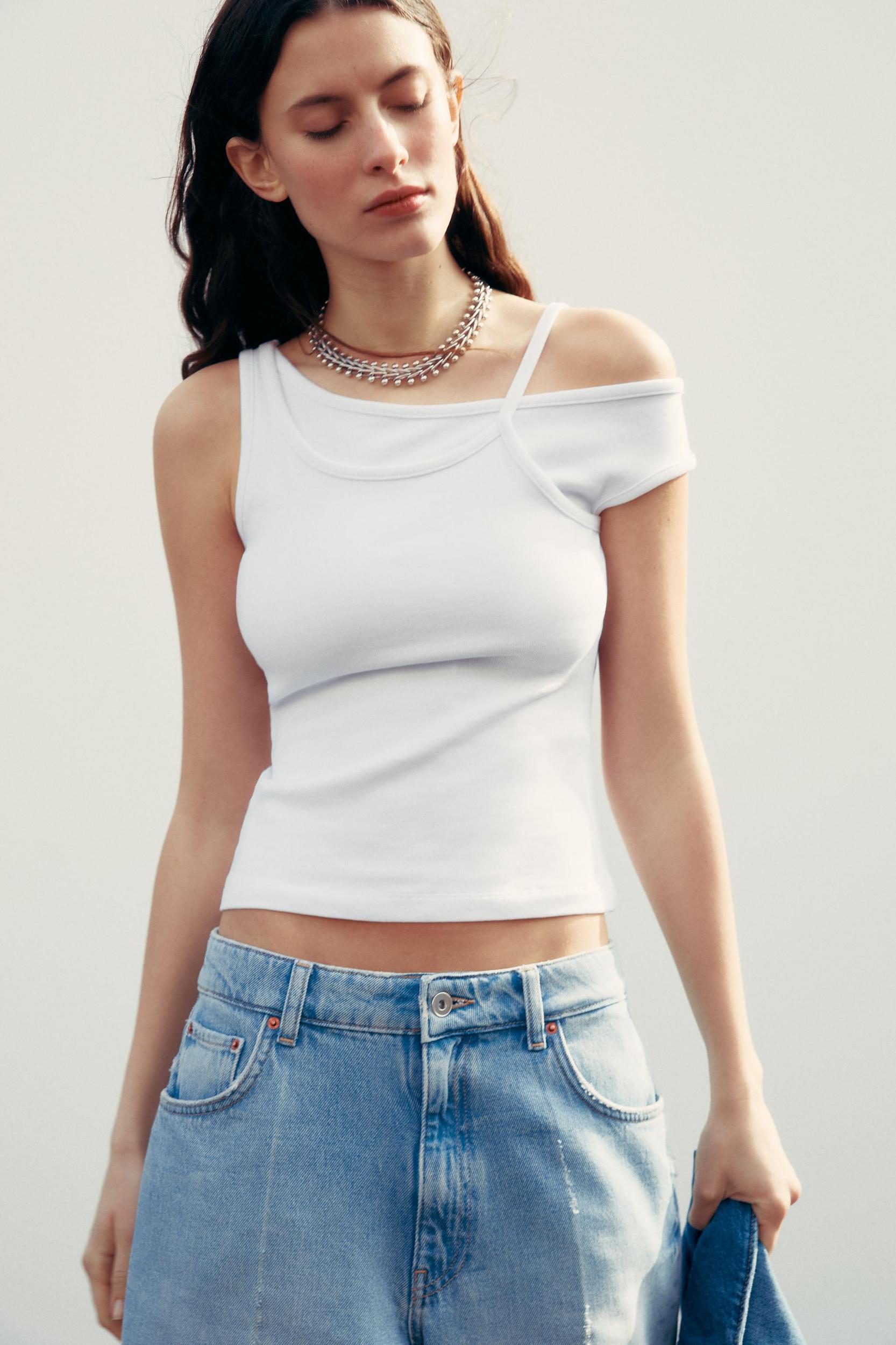 HALTER STRAP TOP Product Image