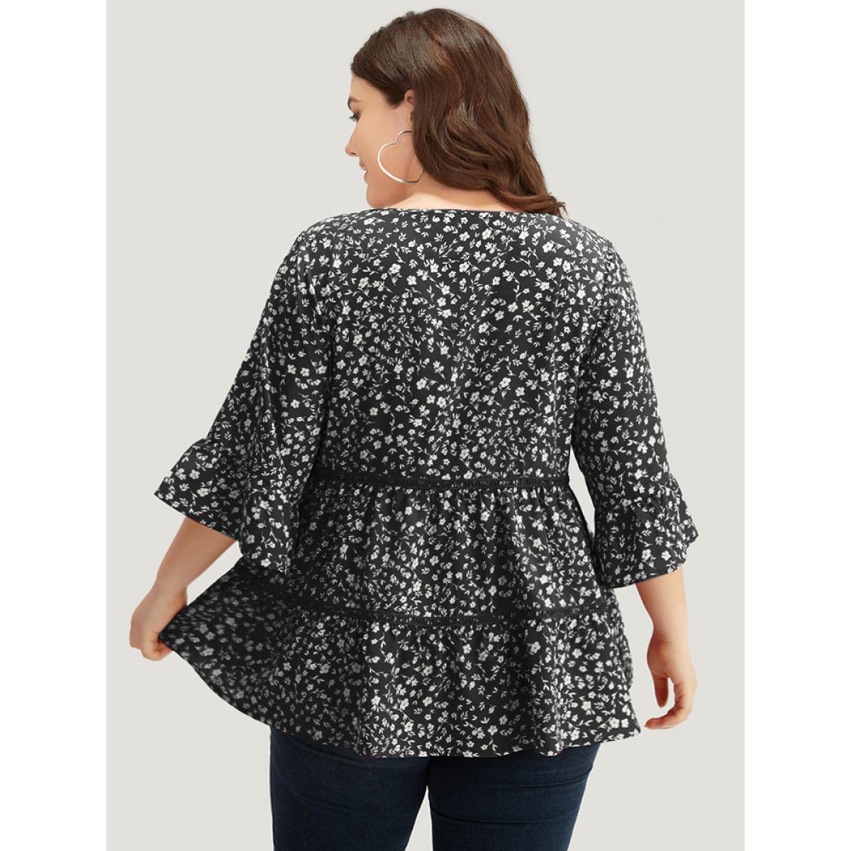 Plus Size Black Silhouette Floral Print Lace Patchwork Square Neck Flutters Blouse Women Elegant Elbow-length sleeve Square Neck Dailywear Blouses BloomChic 26/4X Product Image
