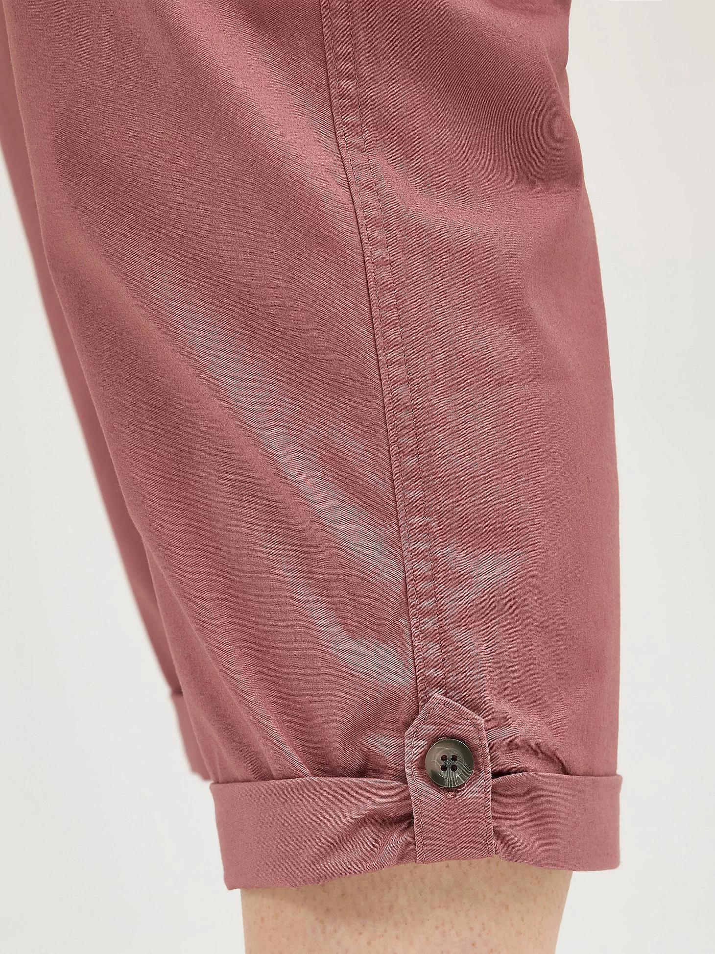 Women's Ultra Lux Comfort with Flex-To-Go Relaxed Fit Cargo Capri (Plus) | Women's Capris & Crops | Lee® Product Image