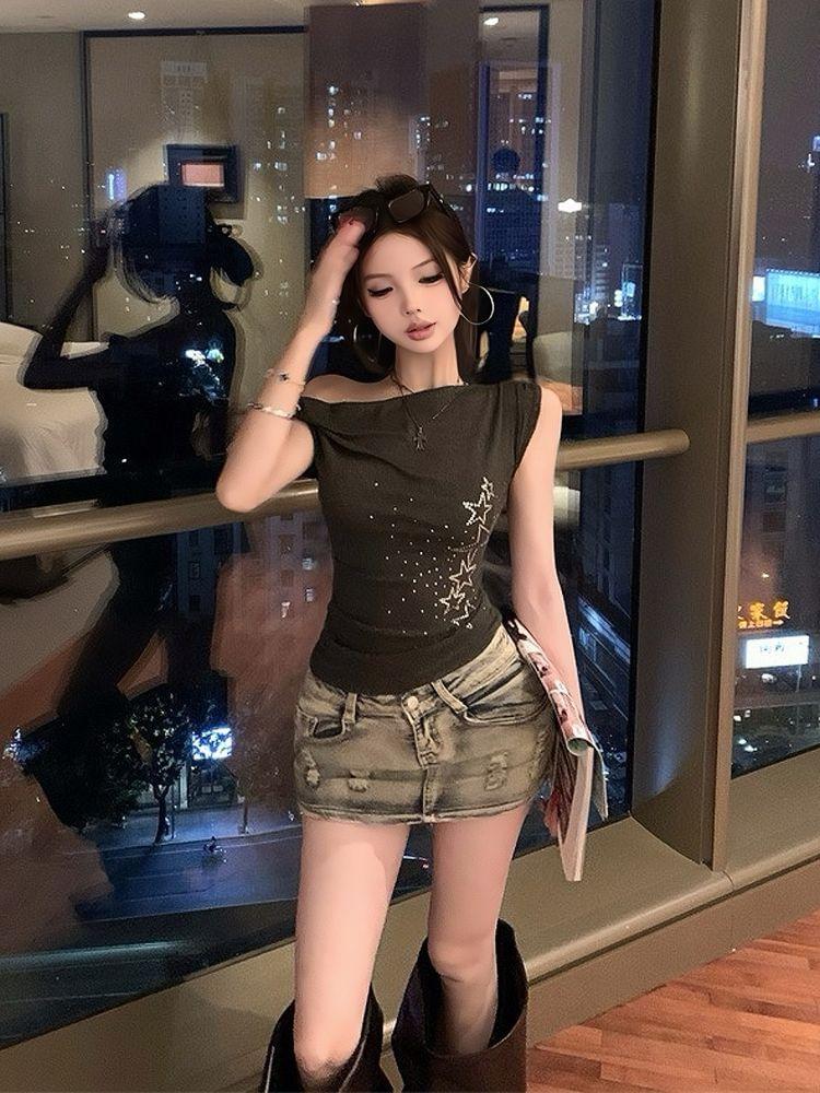 Short-Sleeve Off-Shoulder Star Pattern Top Product Image