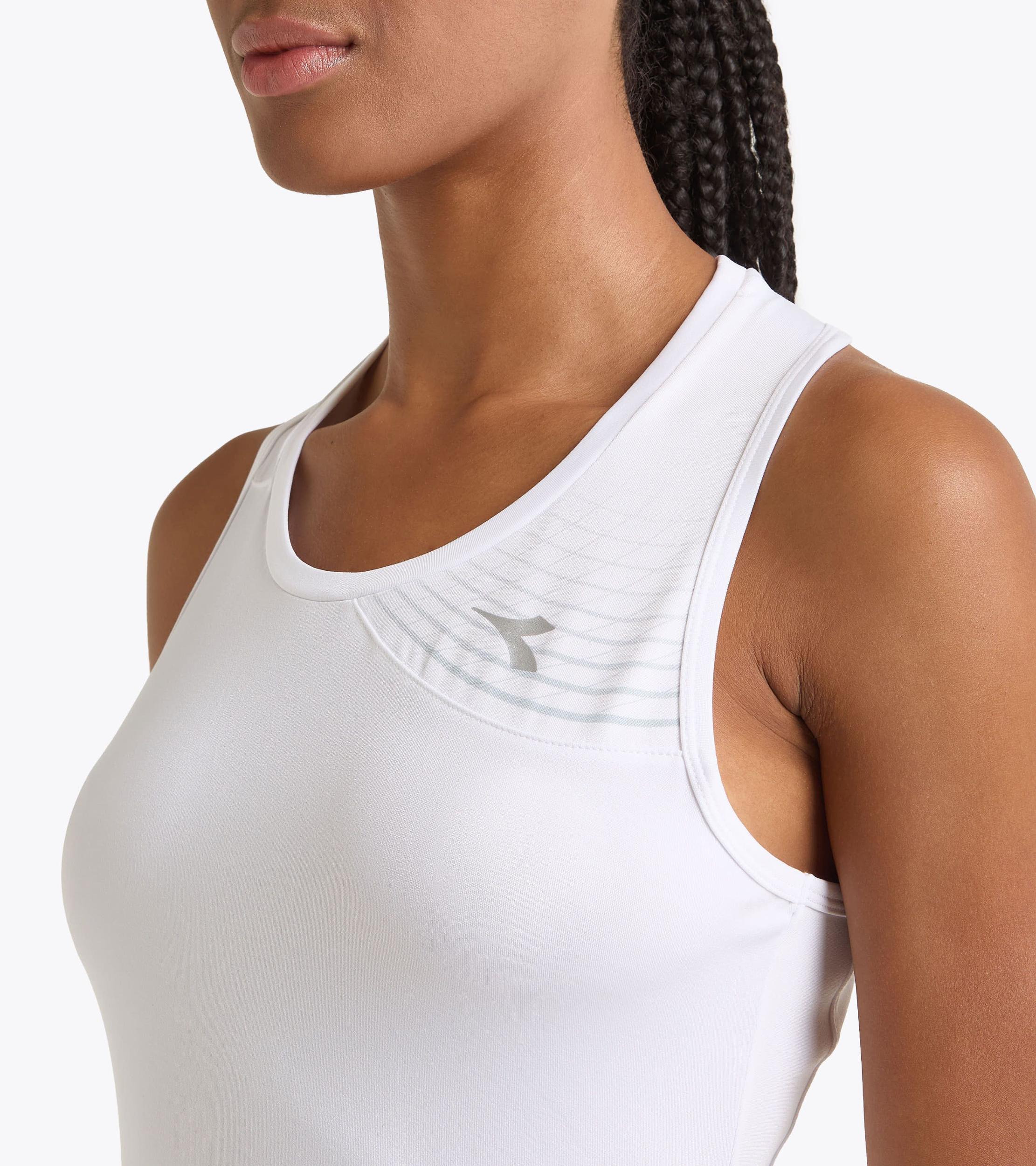 L. DRESS COURT Product Image