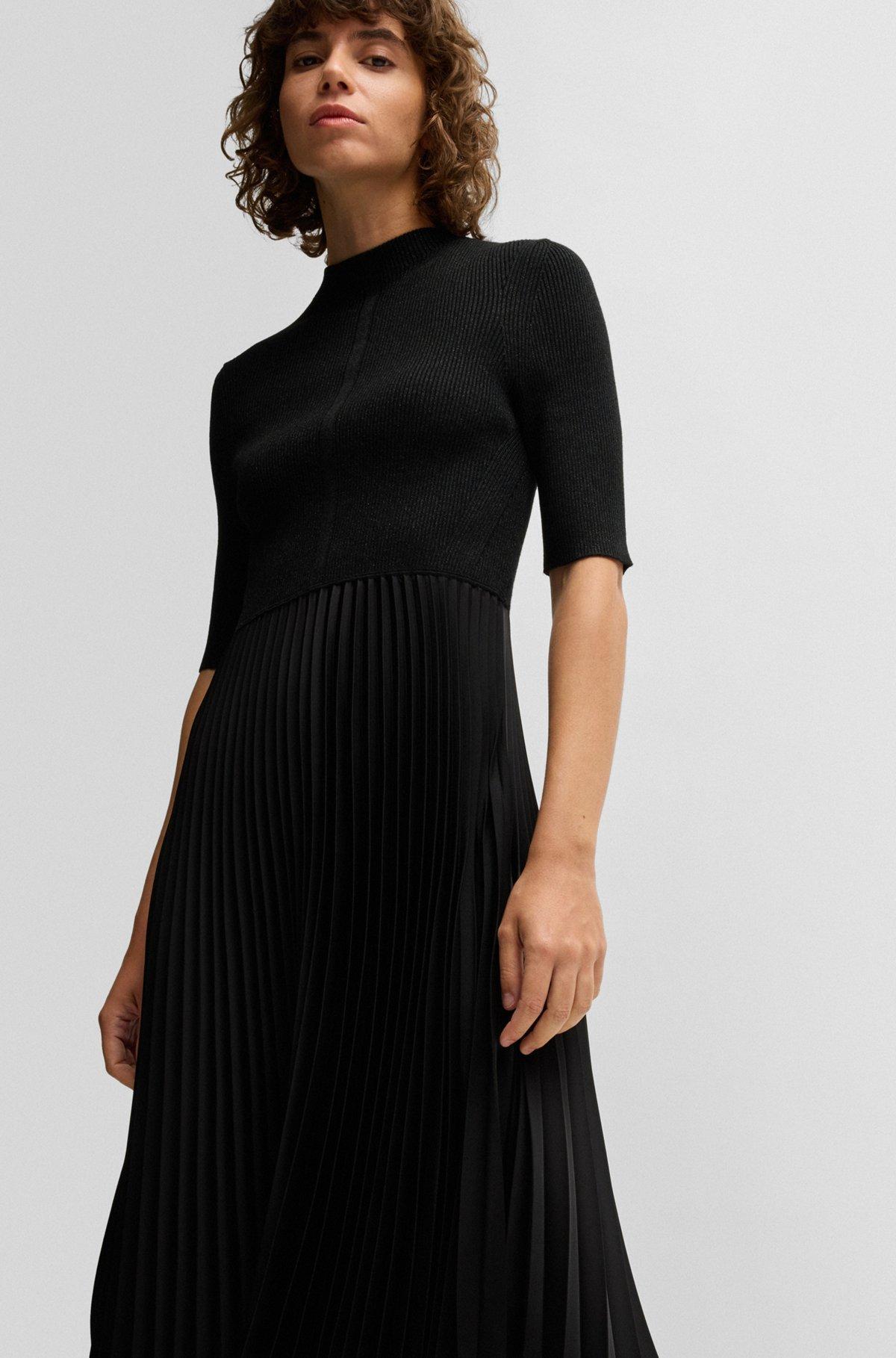 Cropped-sleeve dress with plissé skirt Product Image