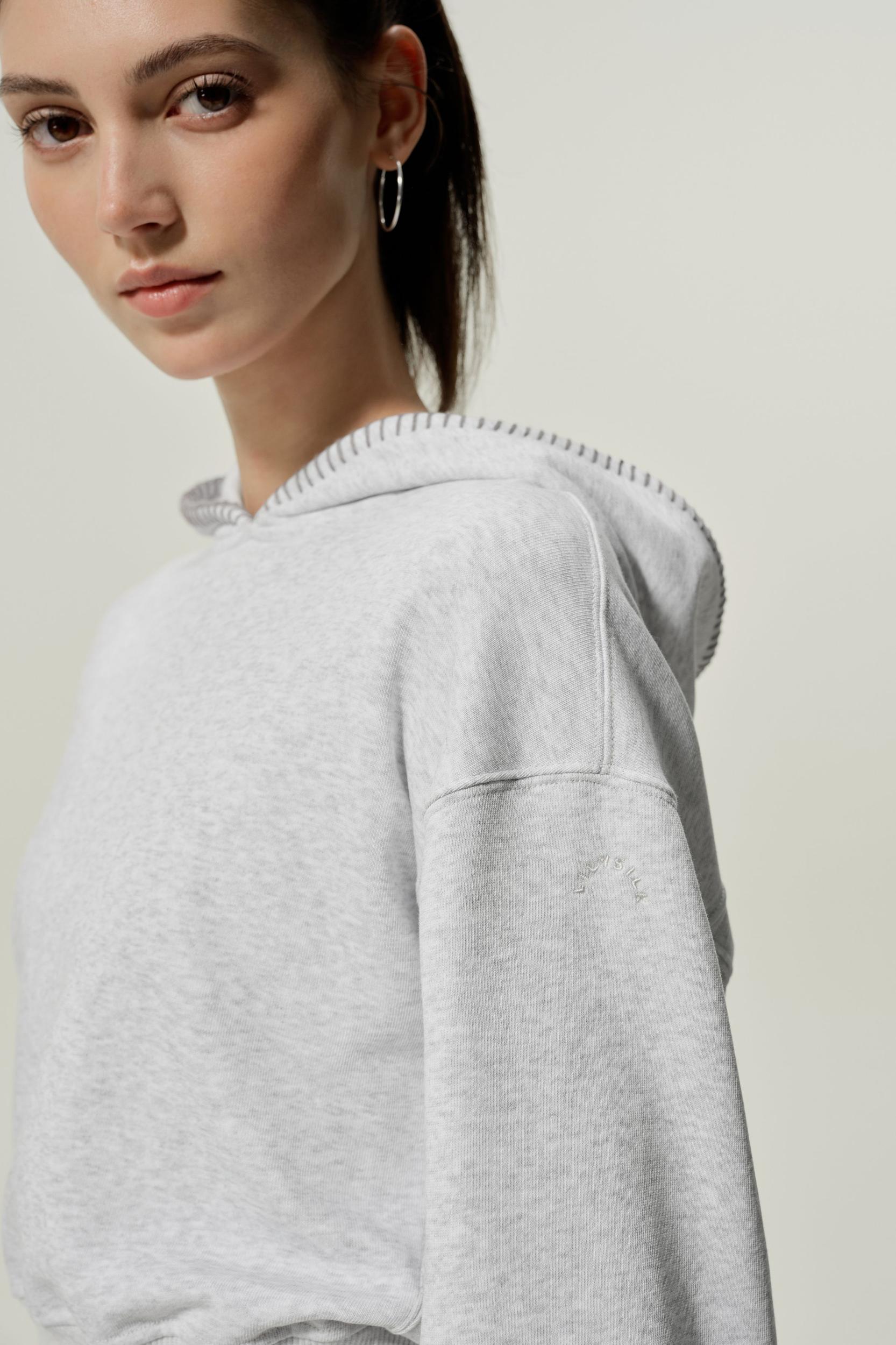 Seamflow Poise Pullover Product Image