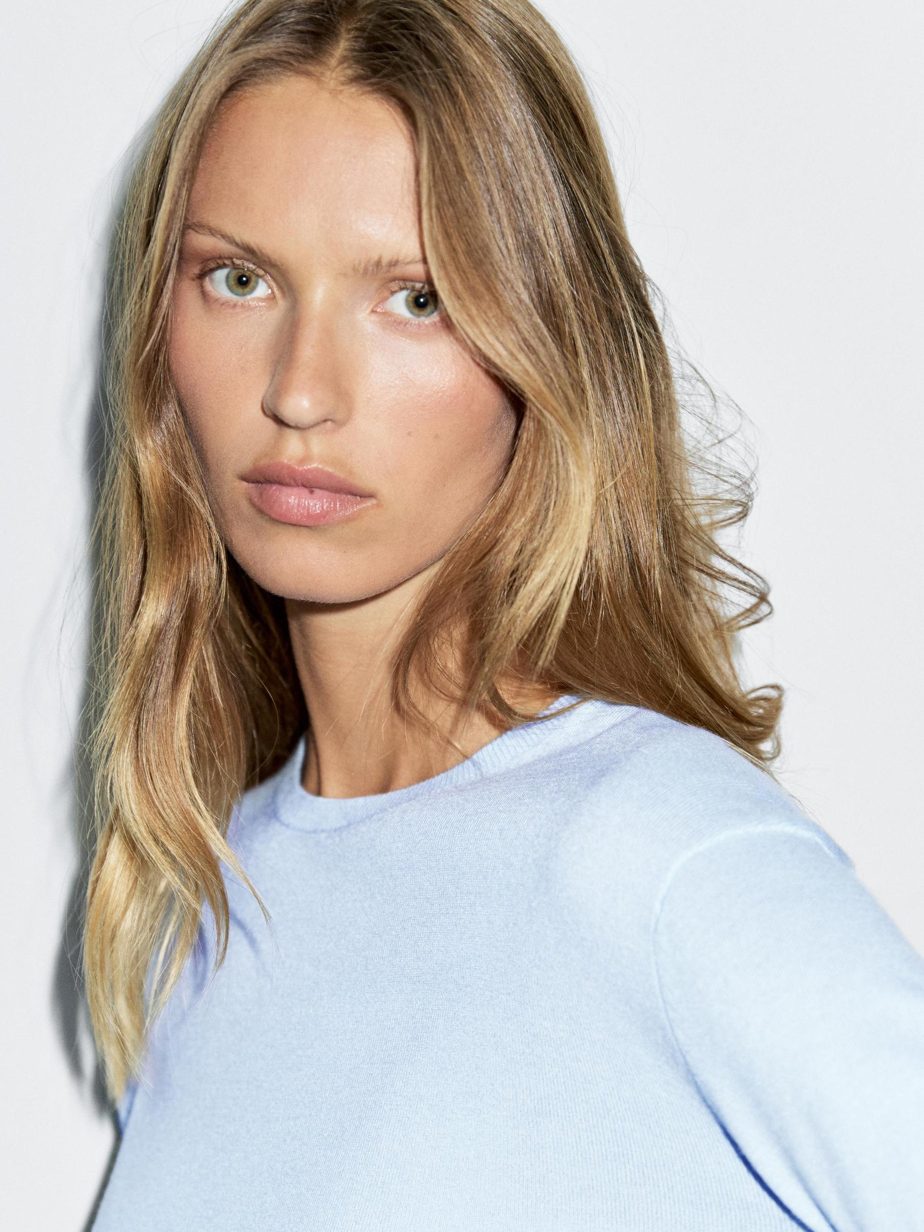 Wool blend knit sweater with crew neck Product Image