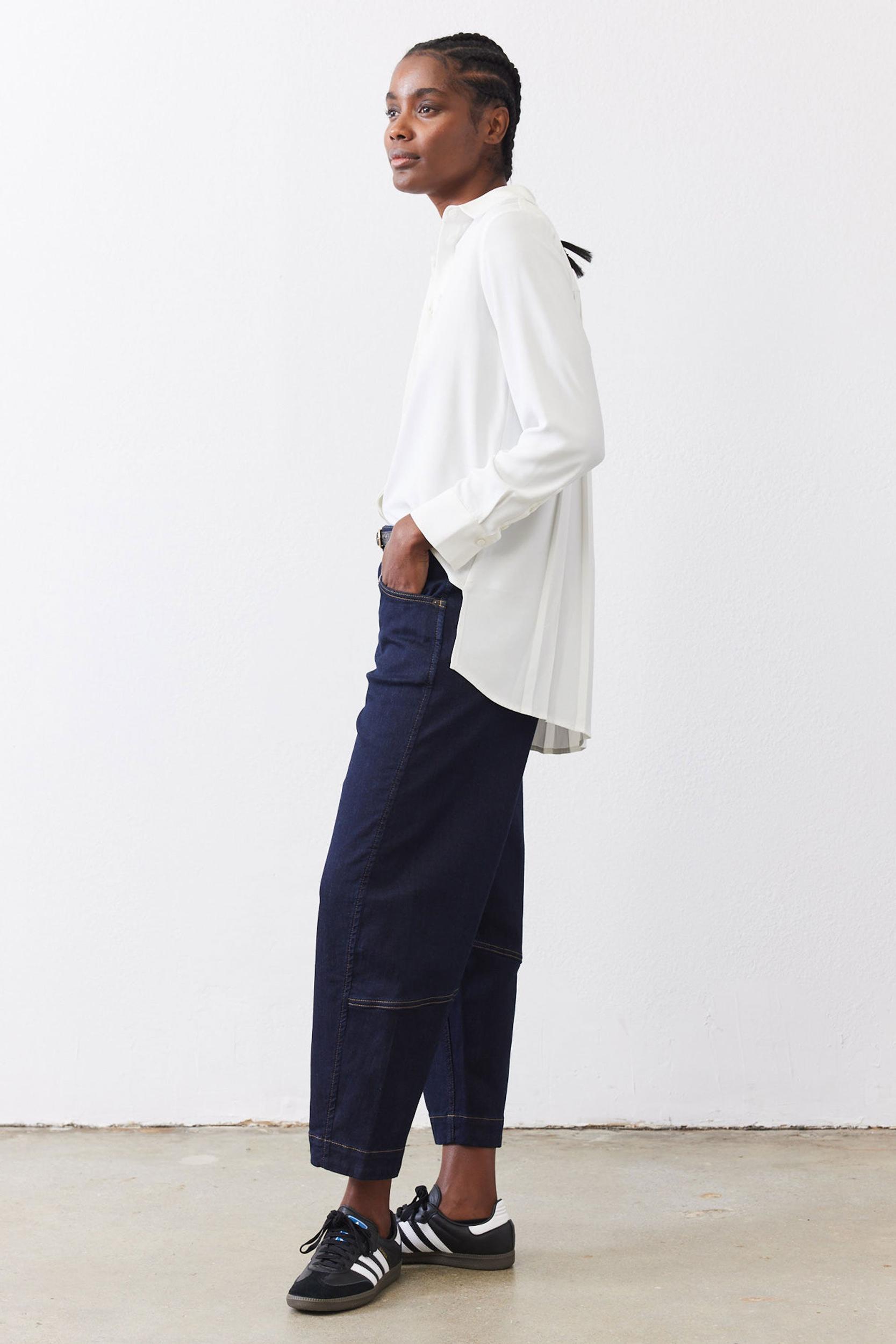 The Petite Ultimate Barrel Leg Jeans 2.0 Product Image