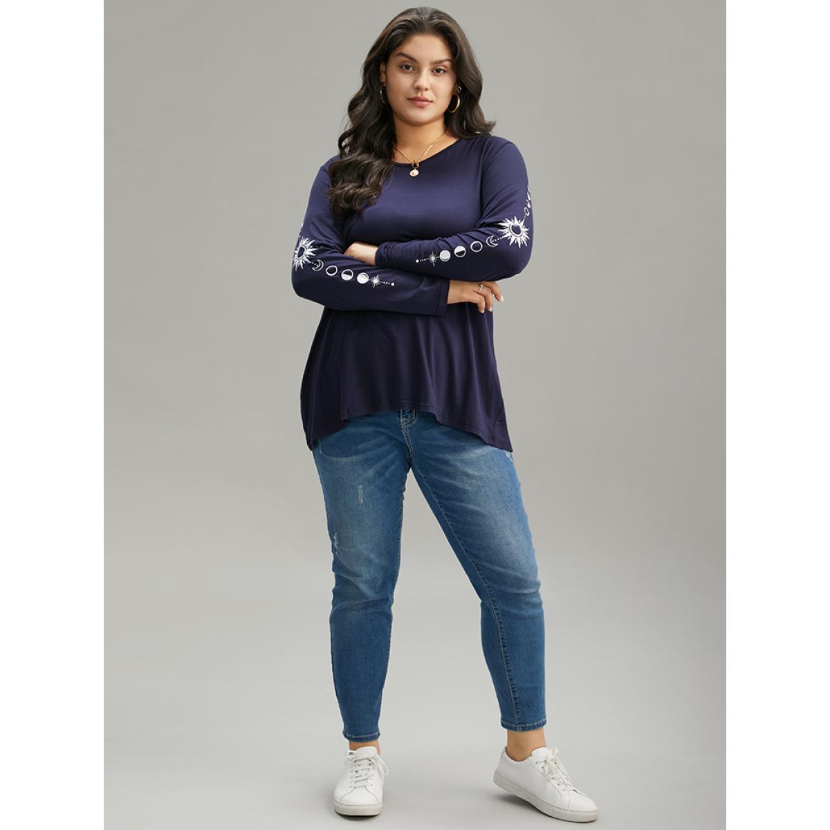 Plus Size Moon & Star Print Hooded Long Sleeve T-shirt Navy Women Casual Printed Star and moon Hooded Everyday T-shirts BloomChic 22-24/3X Product Image