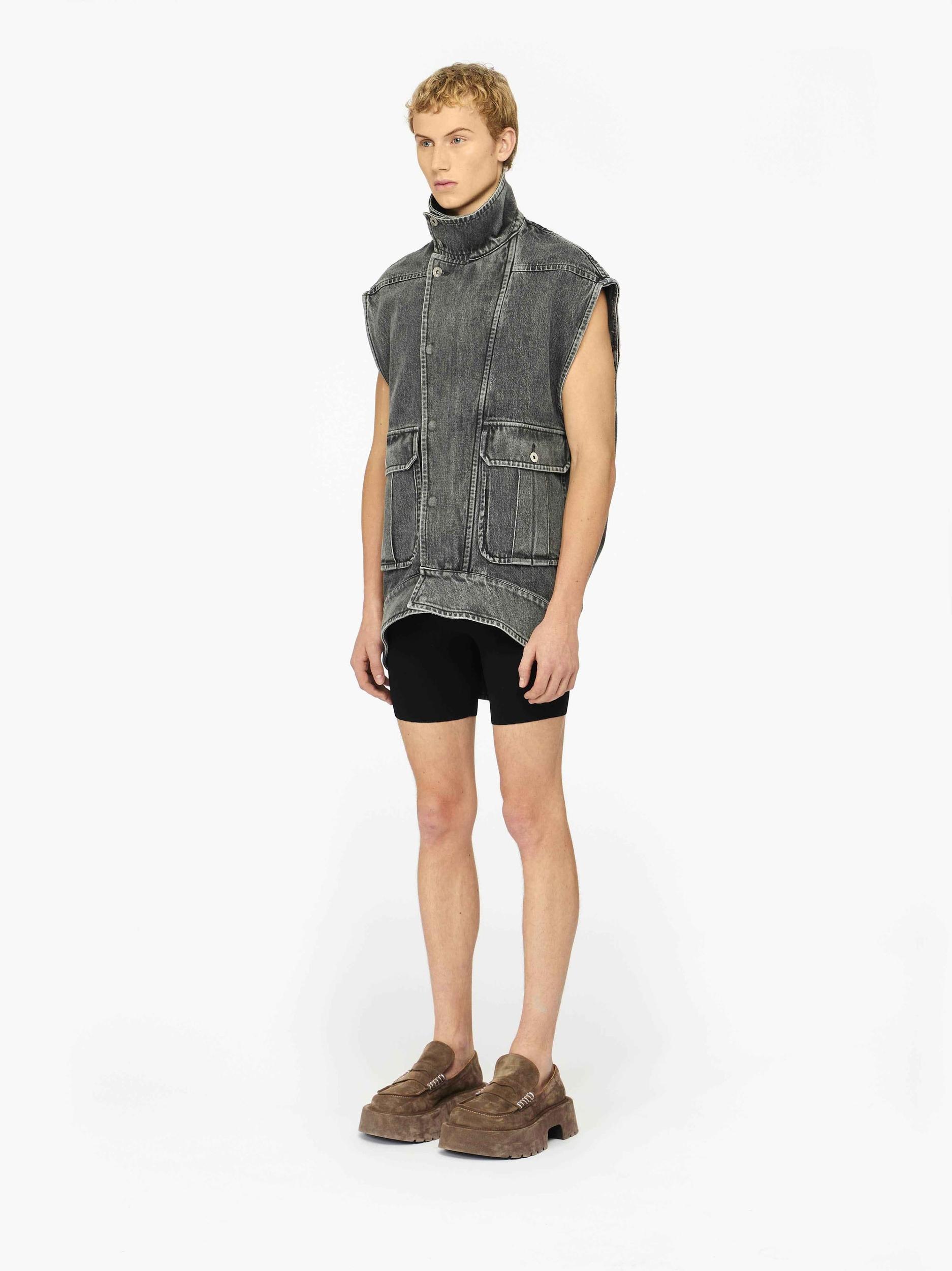 OVERSIZED SLEEVELESS HIGH NECK JACKET Product Image
