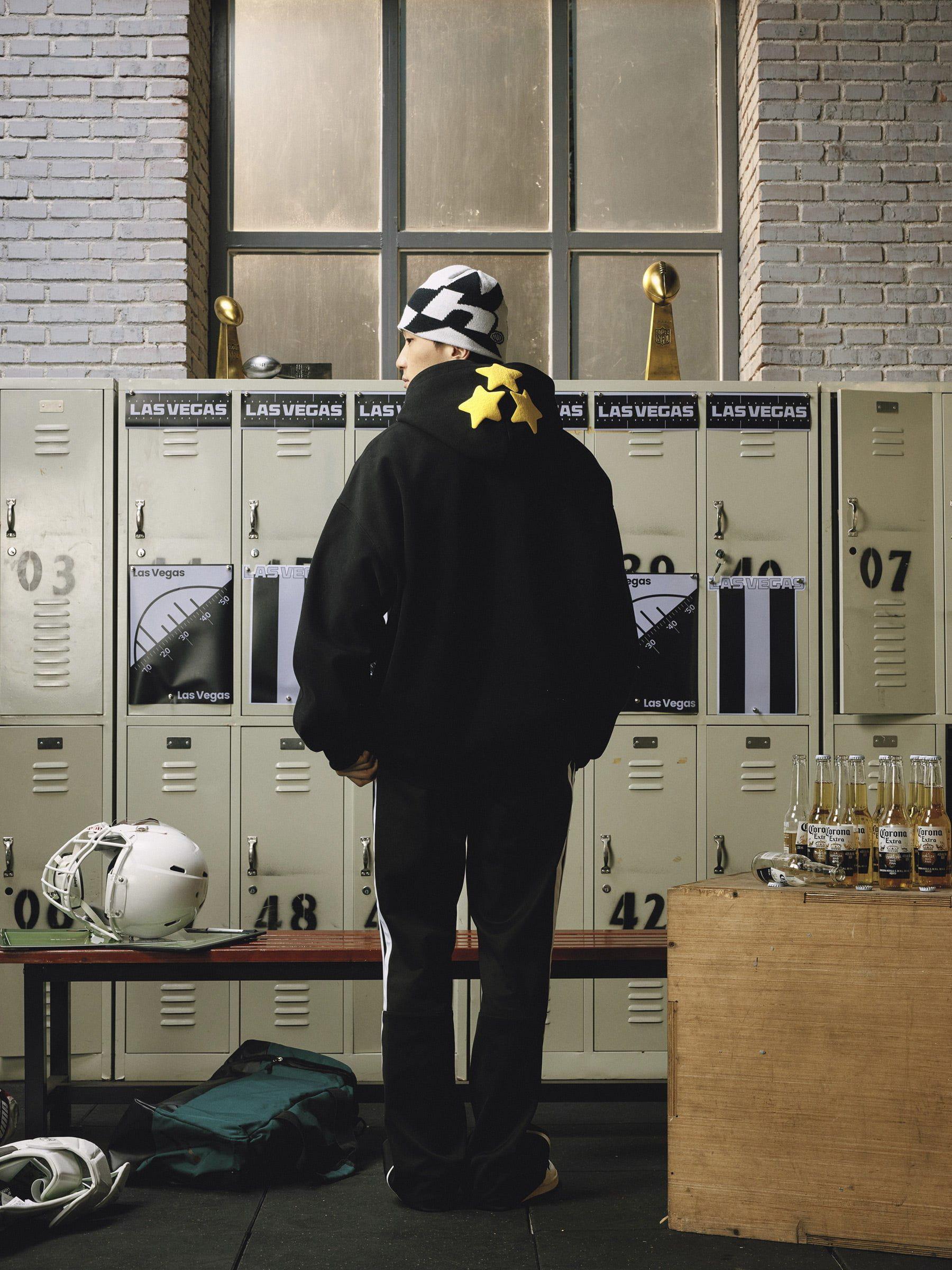 Aelfric Eden Oversized Walking Star Hoodie Product Image