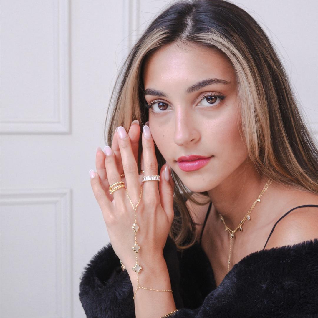 Feeling Lucky Hand Chain Product Image