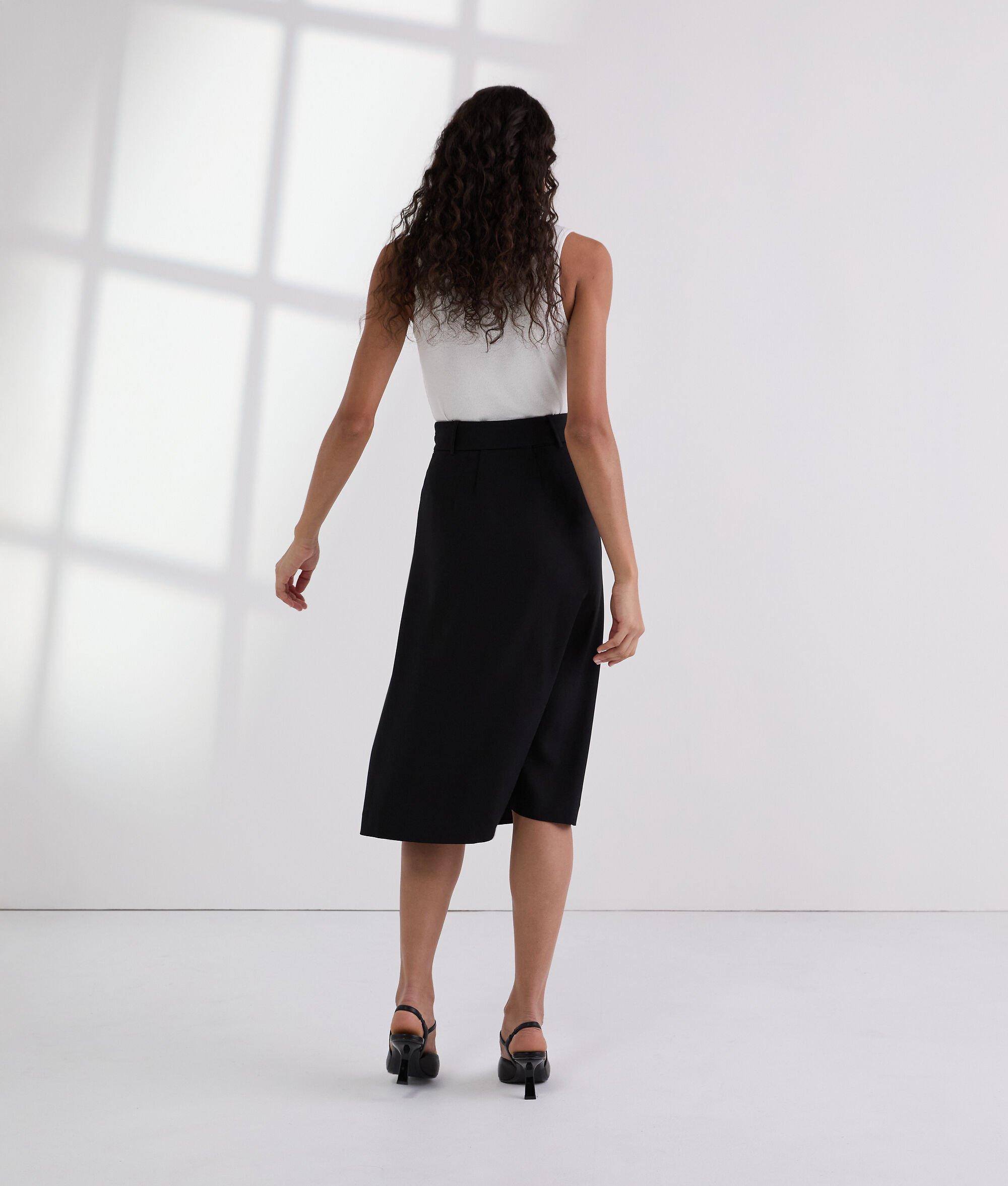 PLEAT DETAIL SKIRT Product Image