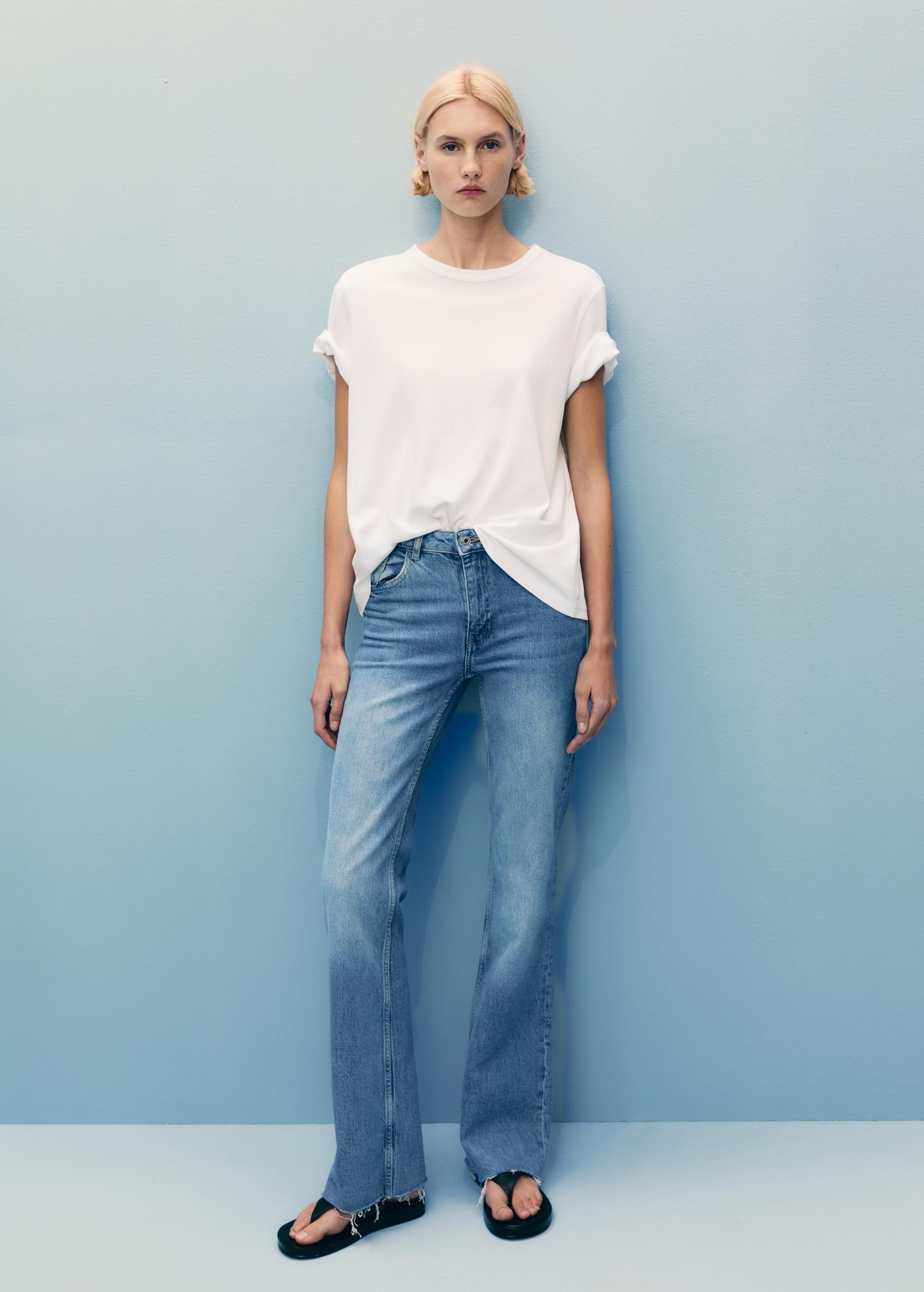 Fiona flared mid-rise jeans - Women | MANGO USA Product Image