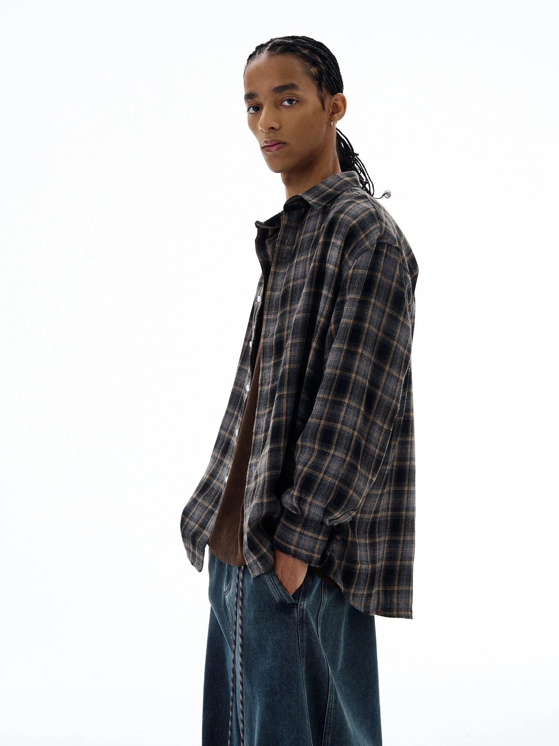 RT No. 19544 PLAID BUTTON-UP SHIRT Product Image