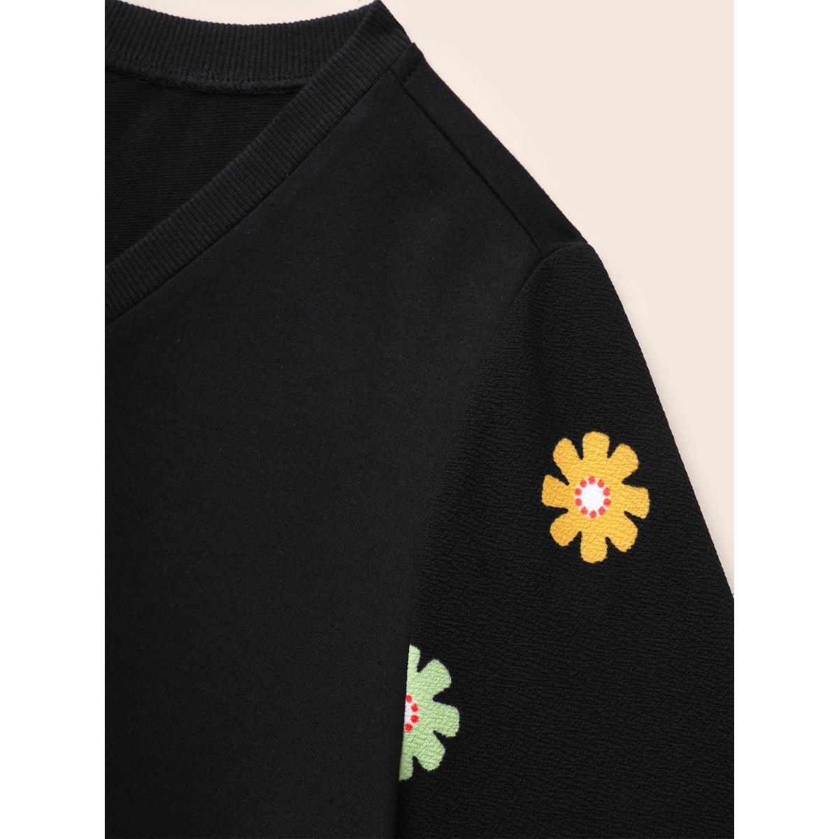 Plus Size V Neck Floral Slightly Stretchy Sweatshirt Women Black Elegant Contrast Non Everyday Sweatshirts BloomChic 28/5X Product Image
