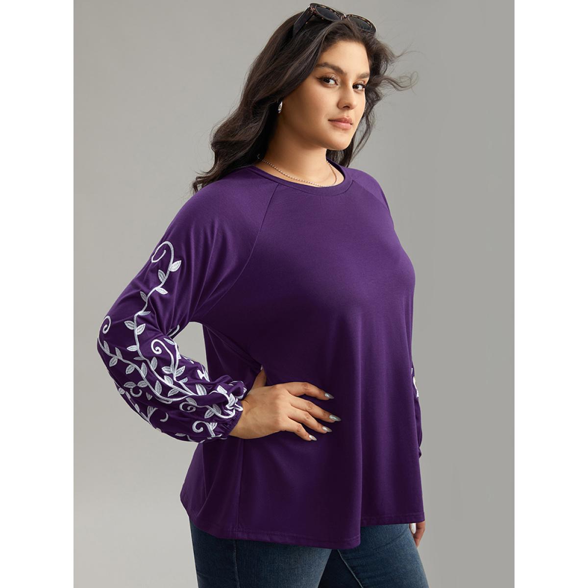 Plus Size Floral Embroidered Contrast Raglan Sleeve T-shirt Purple Women Elegant Elastic cuffs Silhouette Floral Print Round Neck Dailywear T-shirts BloomChic 22-24/3X Product Image