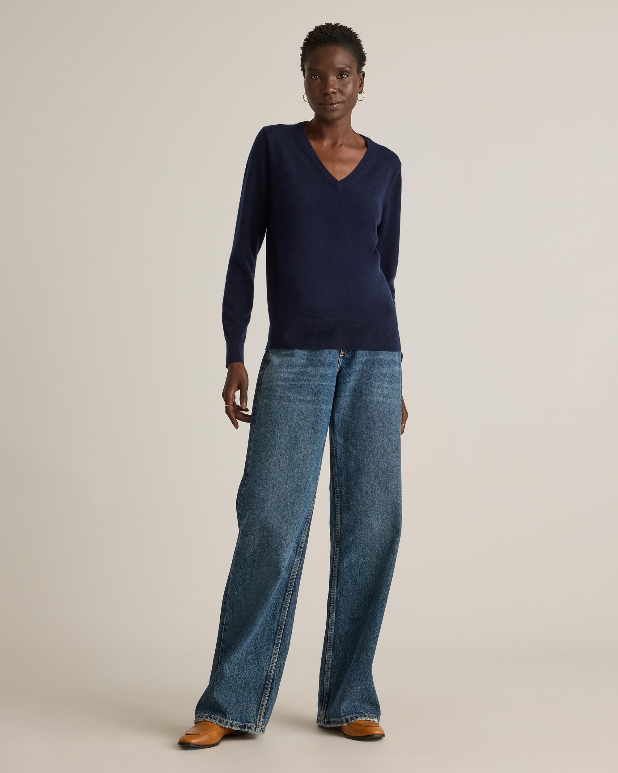 Quince | Women's Mongolian Cashmere V-Neck Sweater Product Image