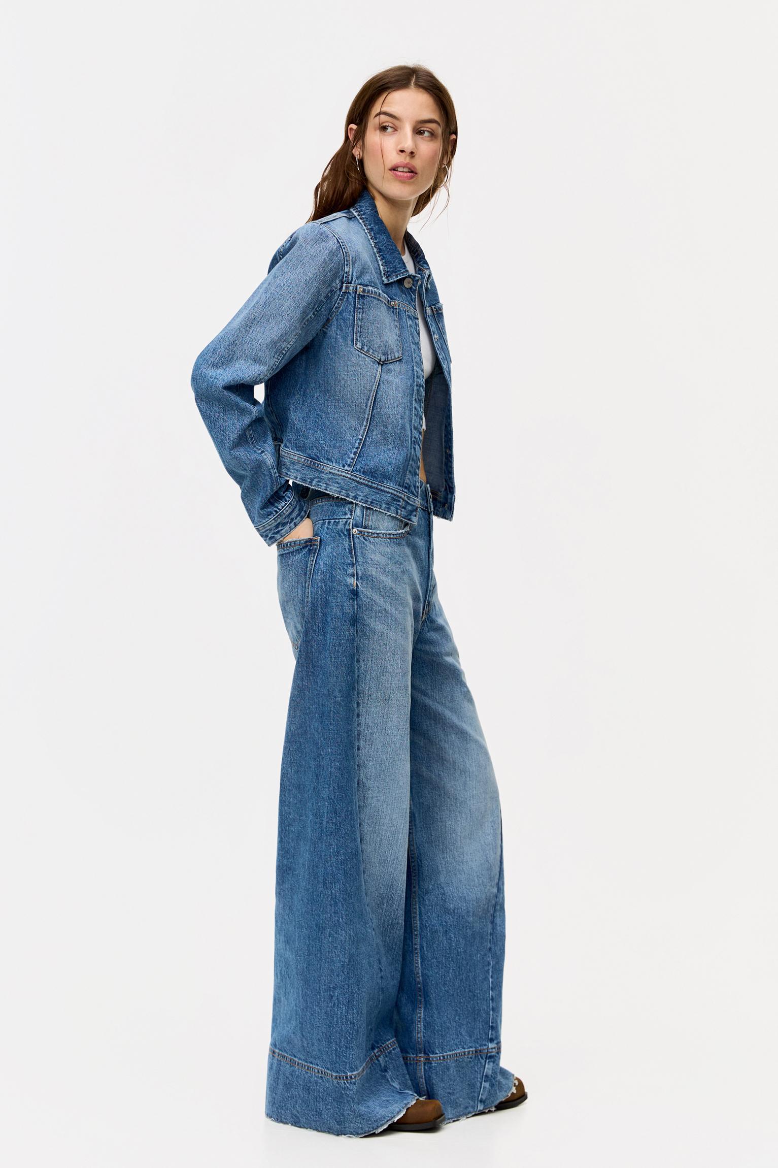 Super wide leg jeans with back belt loops Product Image