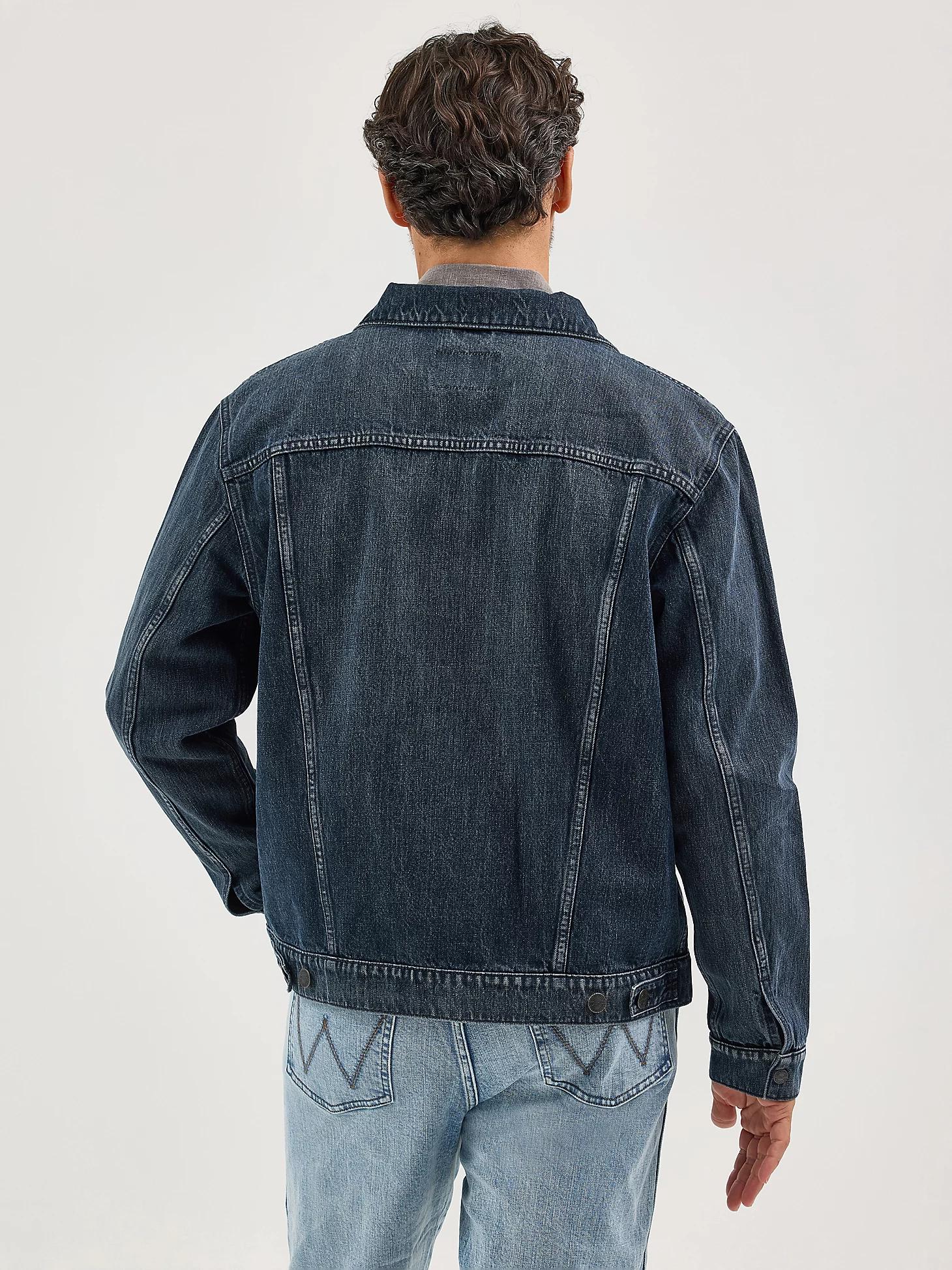 Men's Wrangler Retro® Unlined Denim Jacket in Deep Blue Product Image