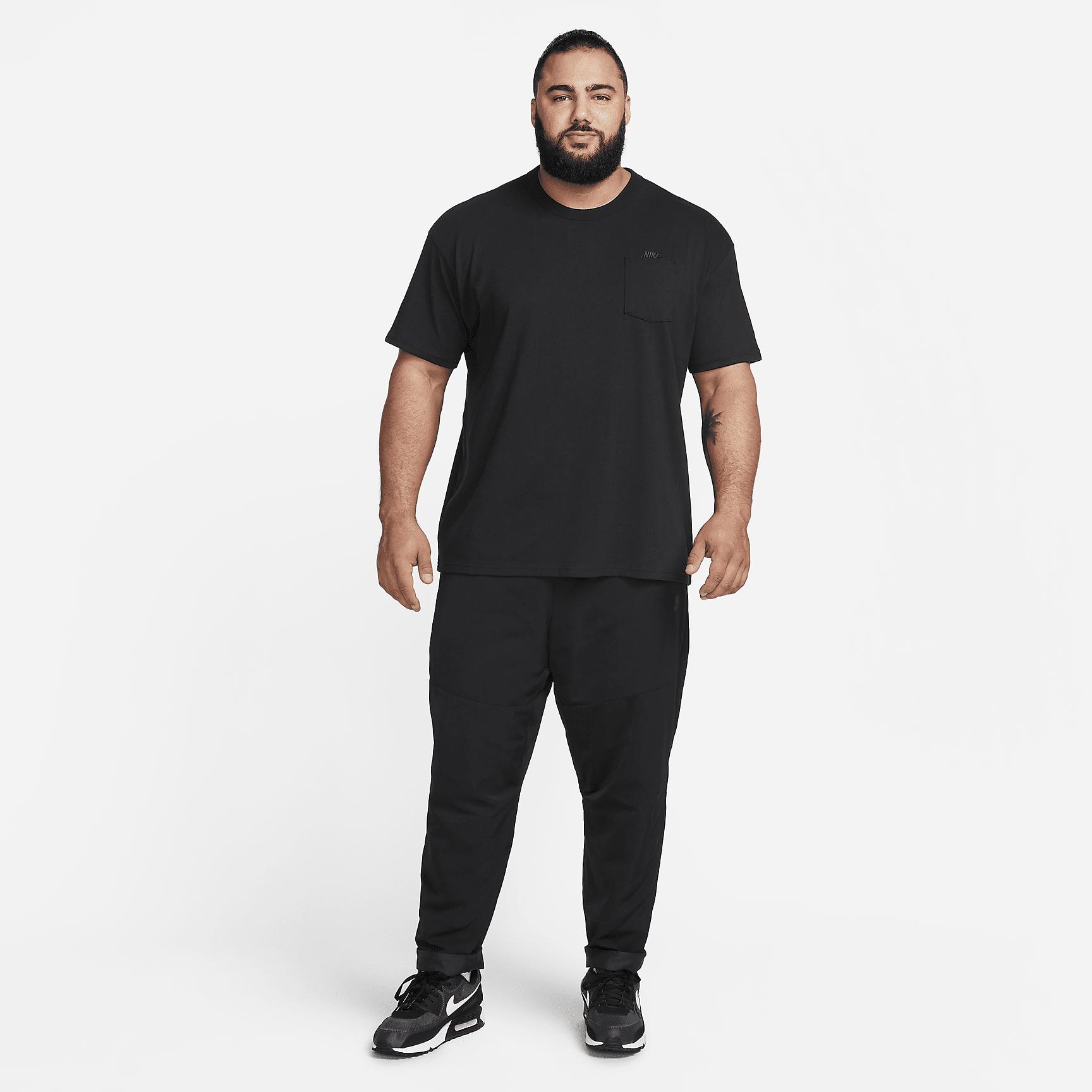 Nike Sportswear Premium Essentials Men's Pocket T-Shirt Product Image