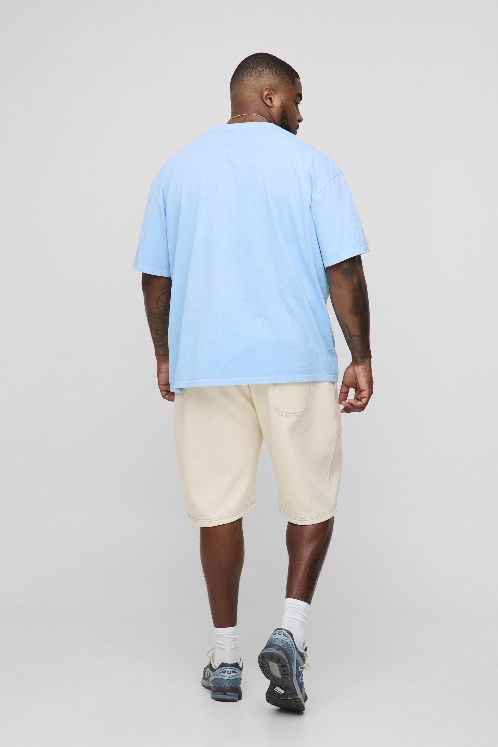 Plus Relaxed Worldwide Contrast Stitch Short | boohooMAN USA Product Image