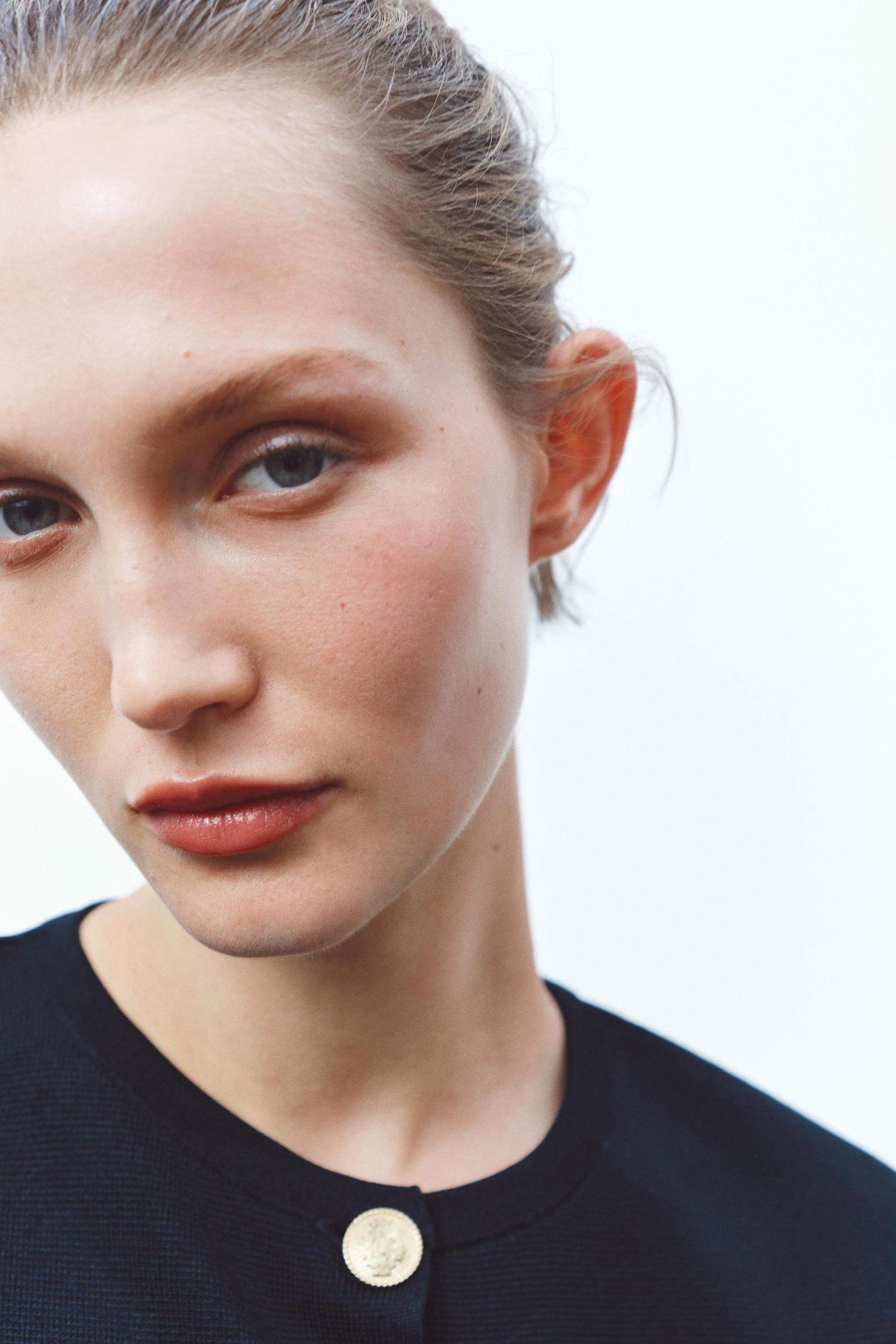 GOLDEN BUTTON KNIT CARDIGAN Product Image