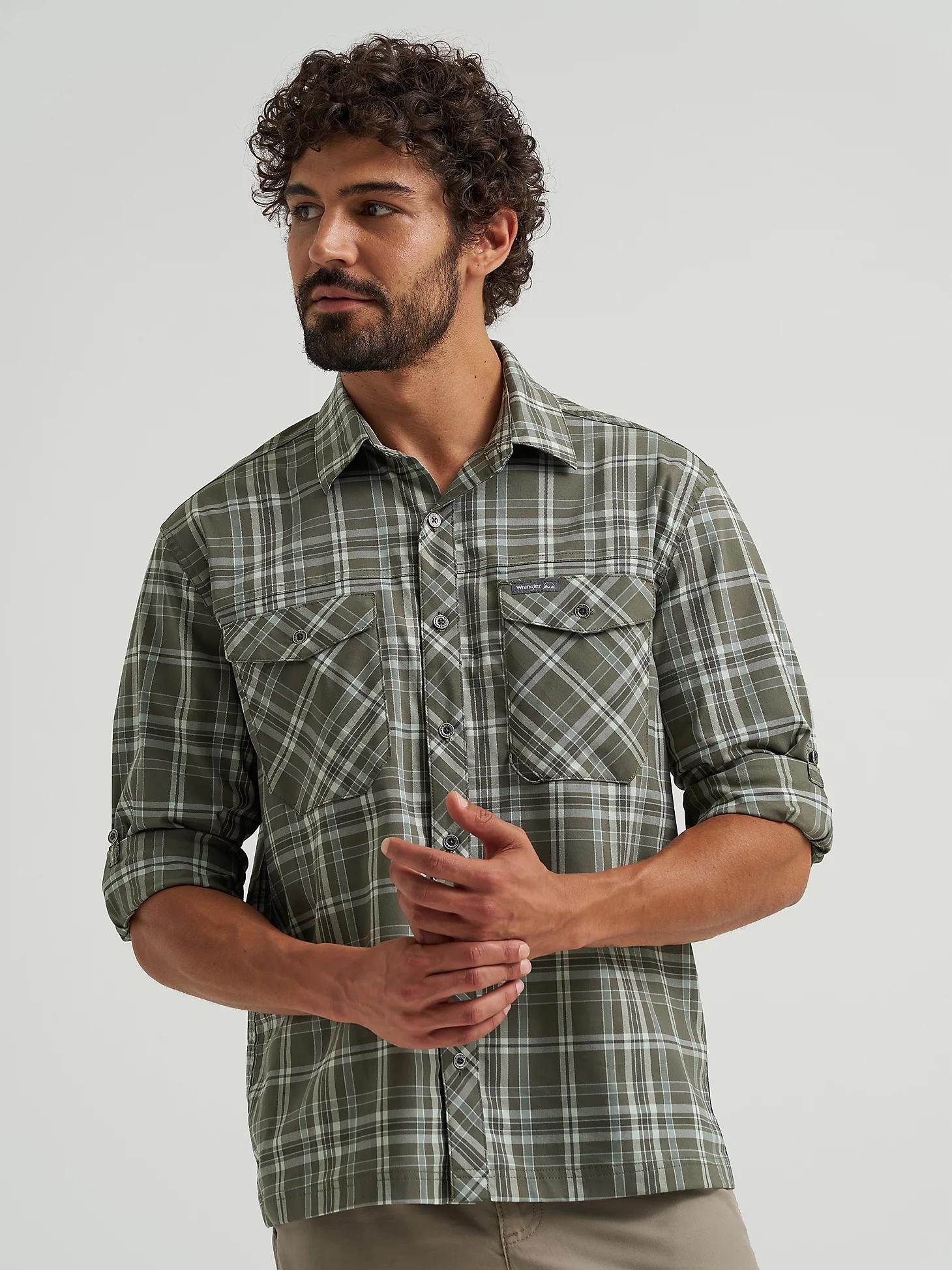 Men's Outdoor Stretch Plaid Shirt in Deep Depths Product Image