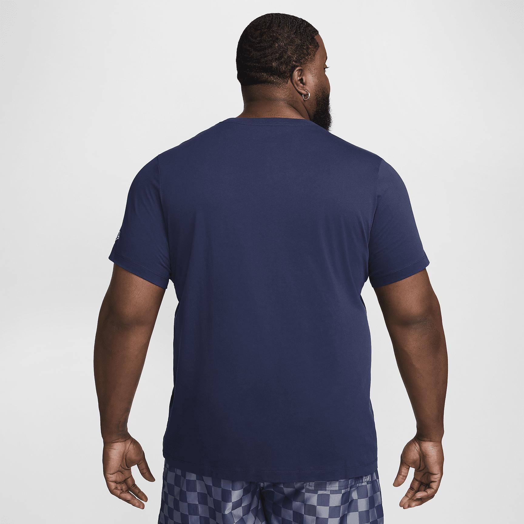 Nike Club Men's T-Shirt Product Image