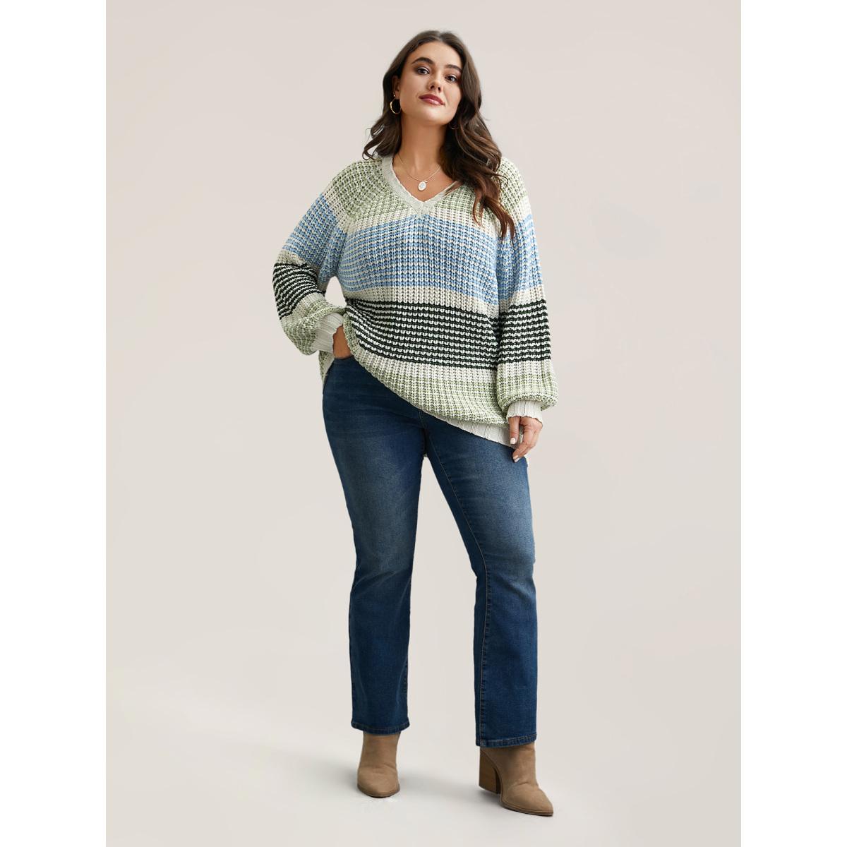 Plus Size Color-Block Textured Balloon Sleeve Pullover DarkGreen Women Casual Loose Long Sleeve V-neck Everyday Pullovers BloomChic 12/L Product Image